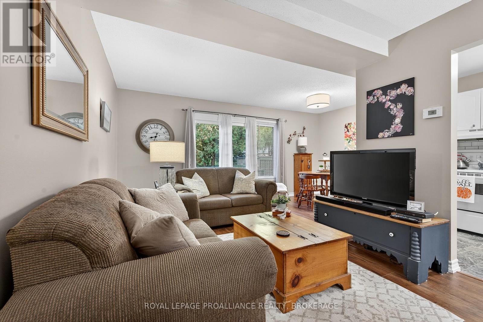 44 St Pauls Place, Kingston (West Of Sir John A. Blvd), Ontario  K7M 7S4 - Photo 7 - X12459622