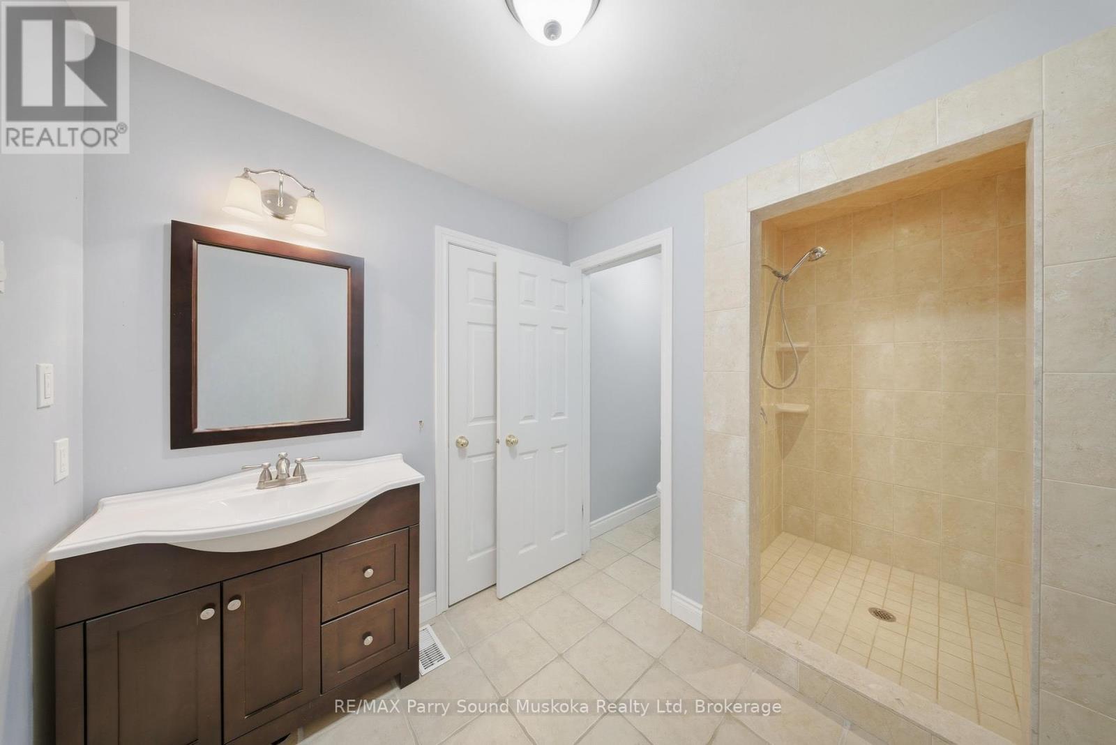 17 Adelaide Street, Parry Sound, Ontario  P2A 1H2 - Photo 22 - X12459610
