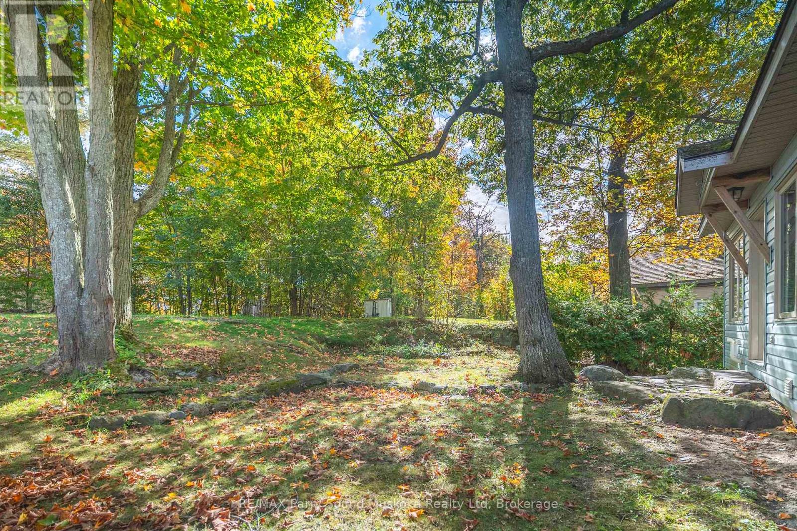 17 Adelaide Street, Parry Sound, Ontario  P2A 1H2 - Photo 3 - X12459610