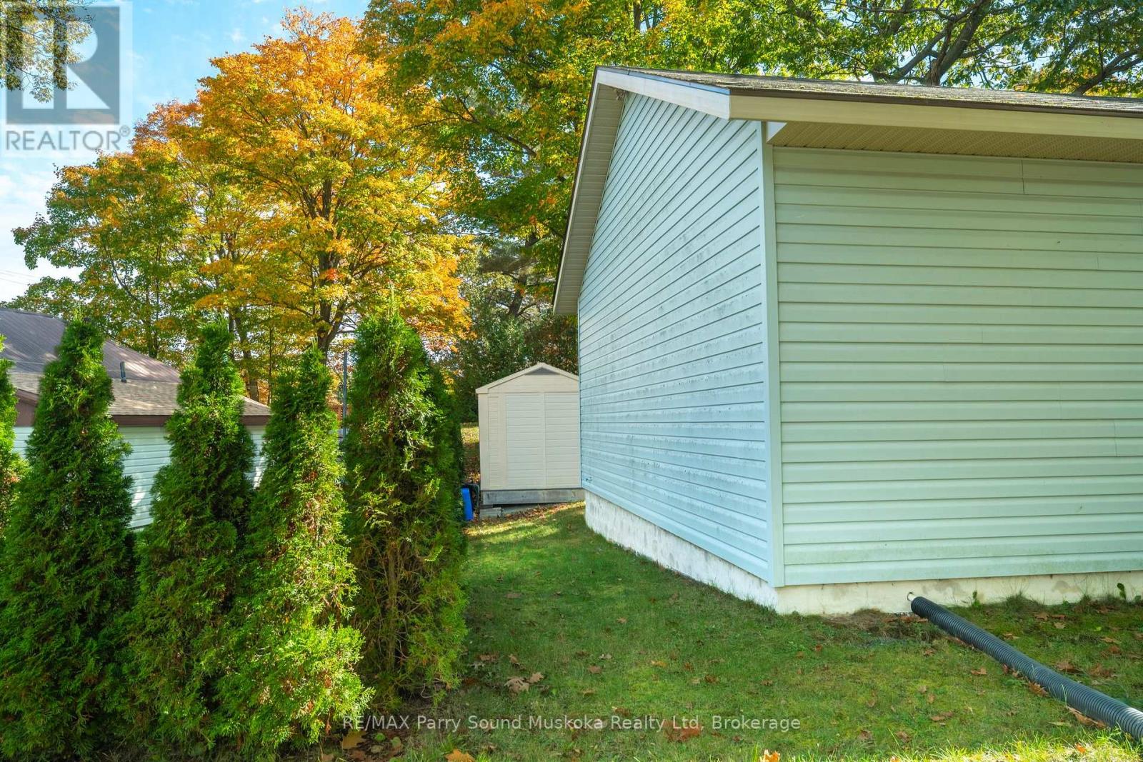 17 Adelaide Street, Parry Sound, Ontario  P2A 1H2 - Photo 7 - X12459610