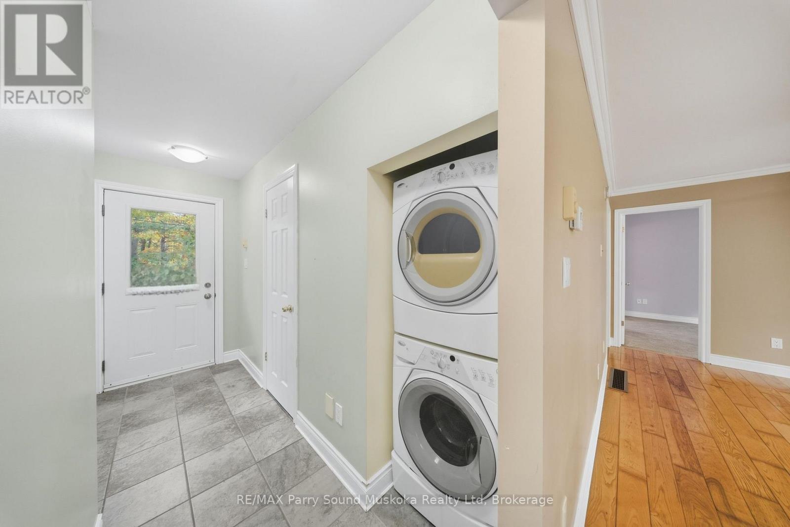 17 Adelaide Street, Parry Sound, Ontario  P2A 1H2 - Photo 8 - X12459610