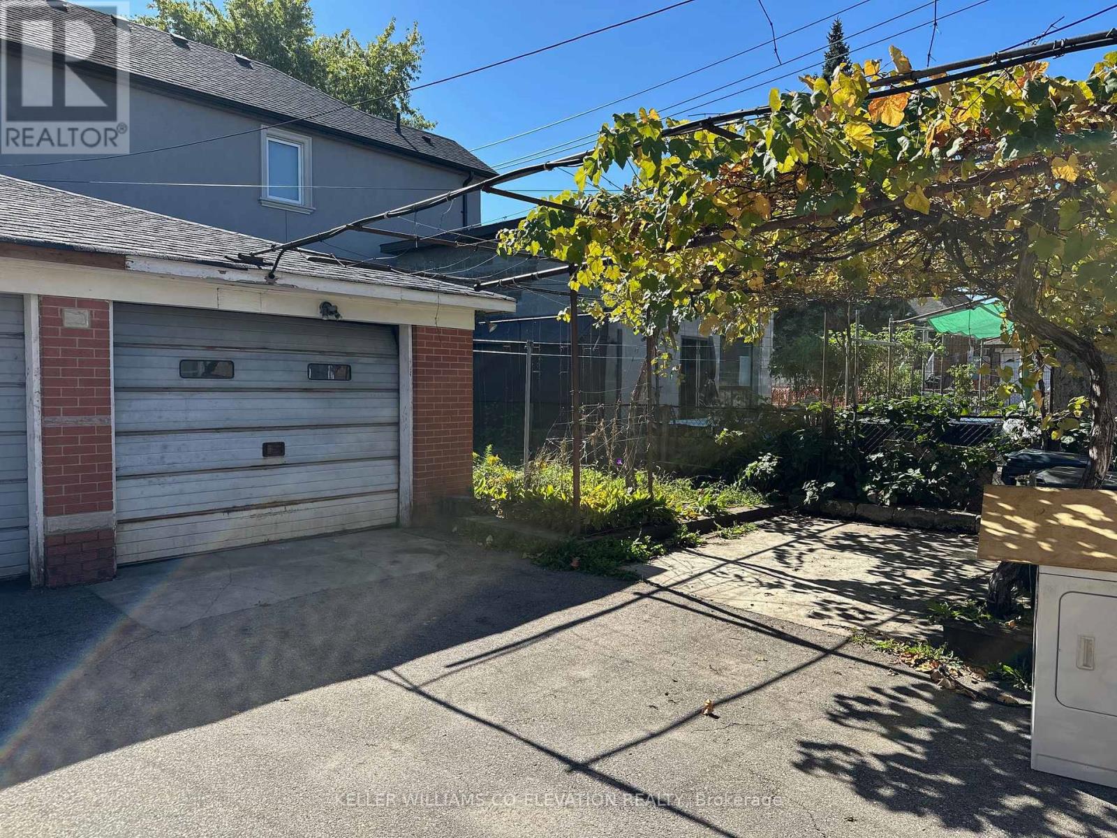 43 Belvidere Avenue, Toronto, Ontario  M6C 1P7 - Photo 11 - C12431536