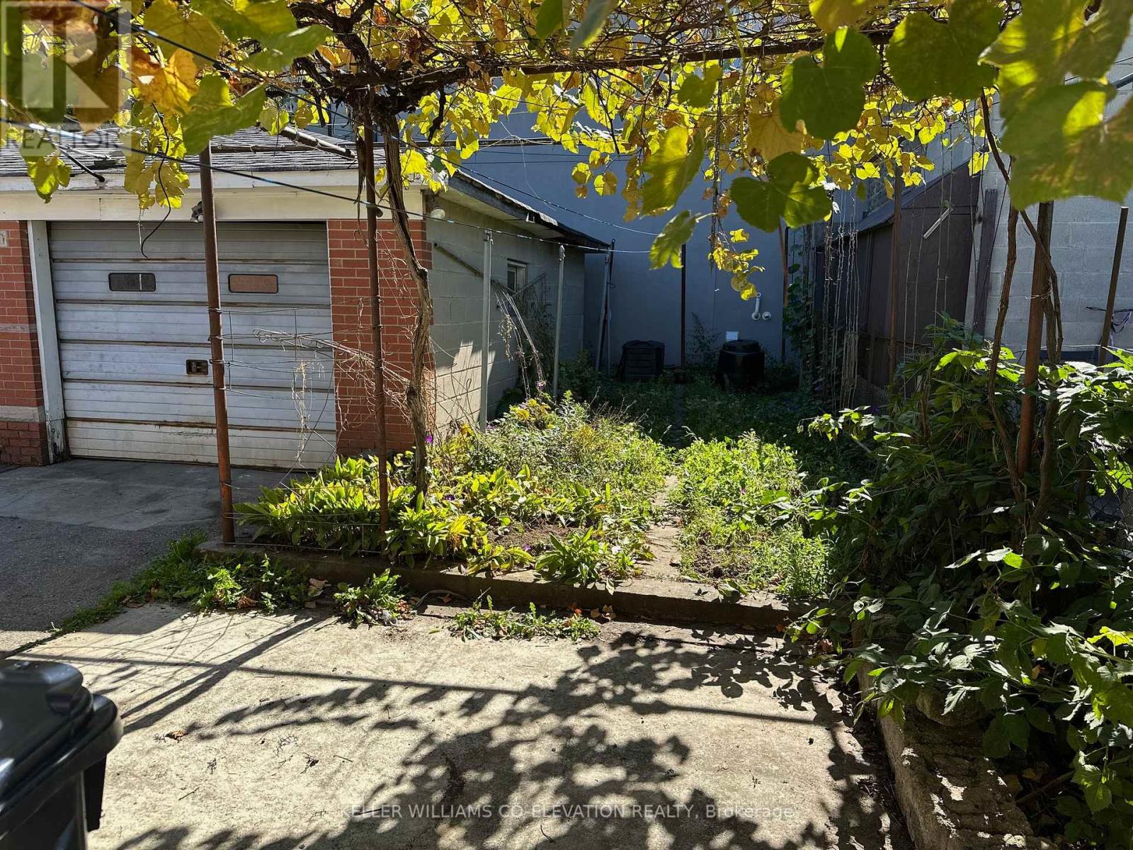 43 Belvidere Avenue, Toronto, Ontario  M6C 1P7 - Photo 12 - C12431536