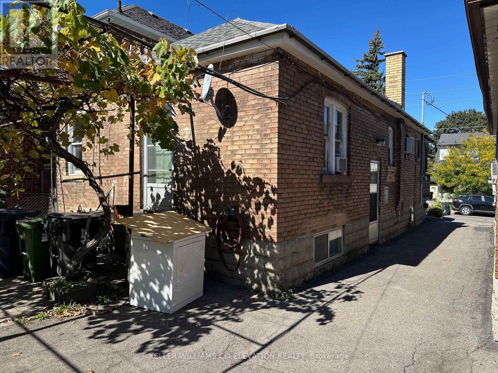43 Belvidere Avenue, Toronto, Ontario  M6C 1P7 - Photo 9 - C12431536