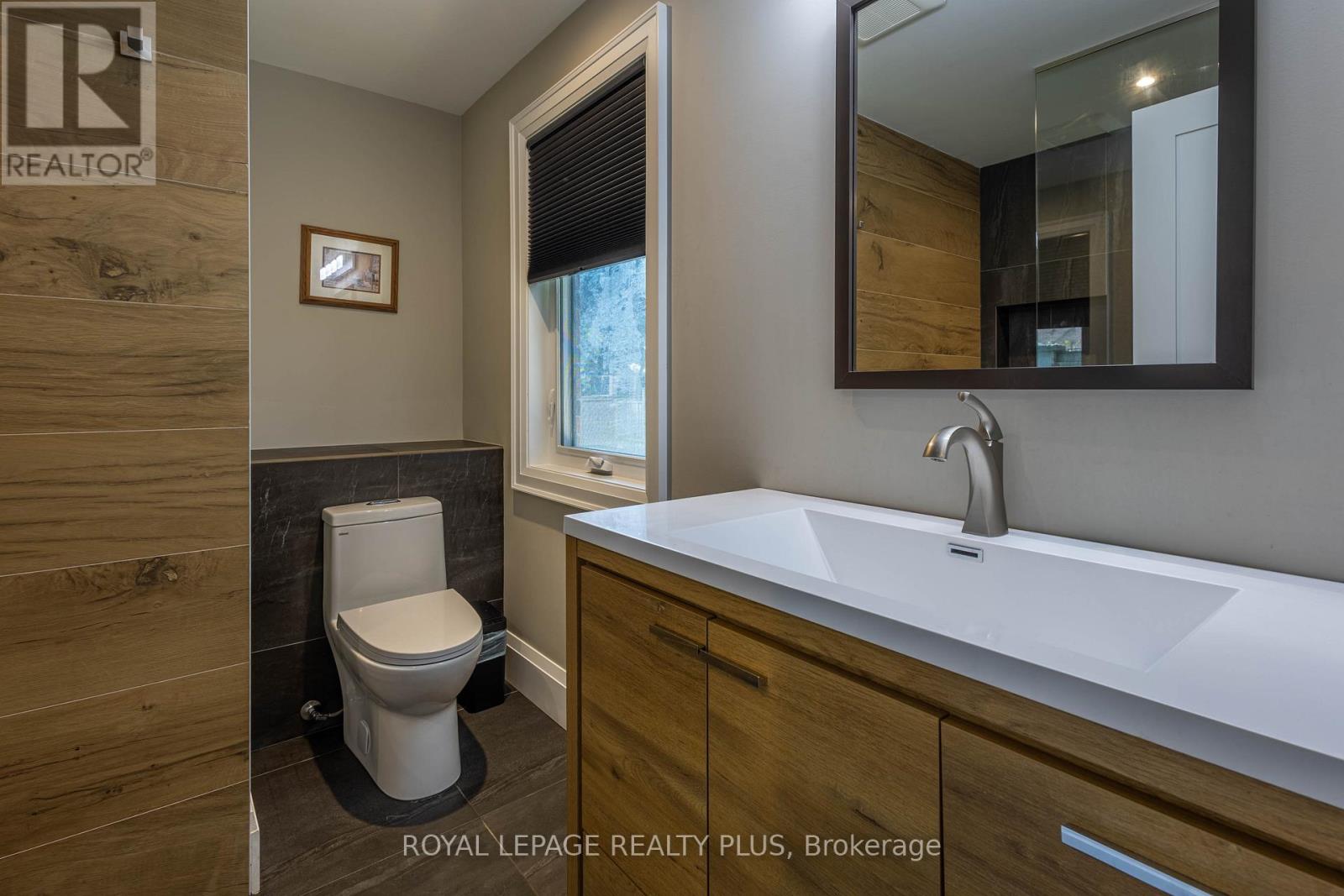 884 Eagle Drive, Burlington, Ontario  L7T 3A4 - Photo 29 - W12459574