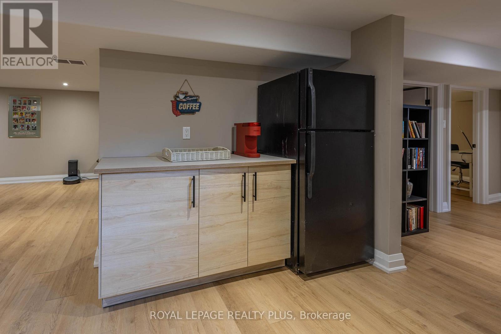 884 Eagle Drive, Burlington, Ontario  L7T 3A4 - Photo 35 - W12459574