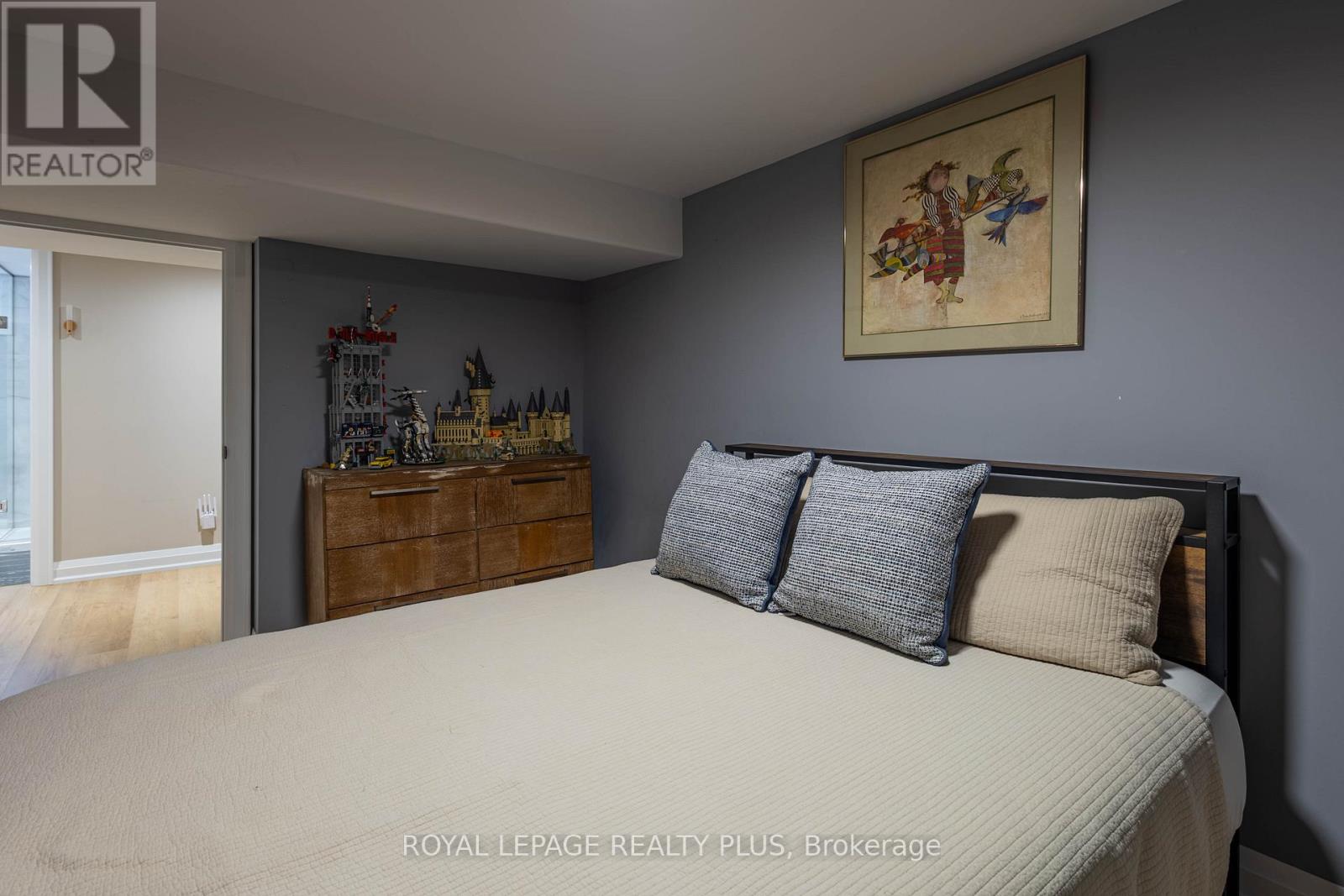 884 Eagle Drive, Burlington, Ontario  L7T 3A4 - Photo 46 - W12459574