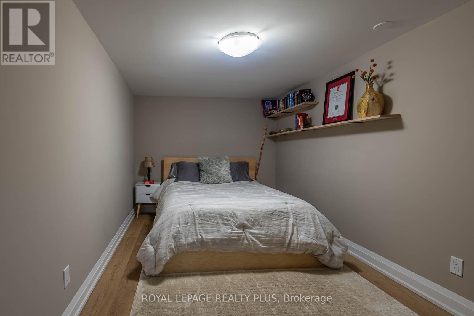 884 Eagle Drive, Burlington, Ontario  L7T 3A4 - Photo 47 - W12459574