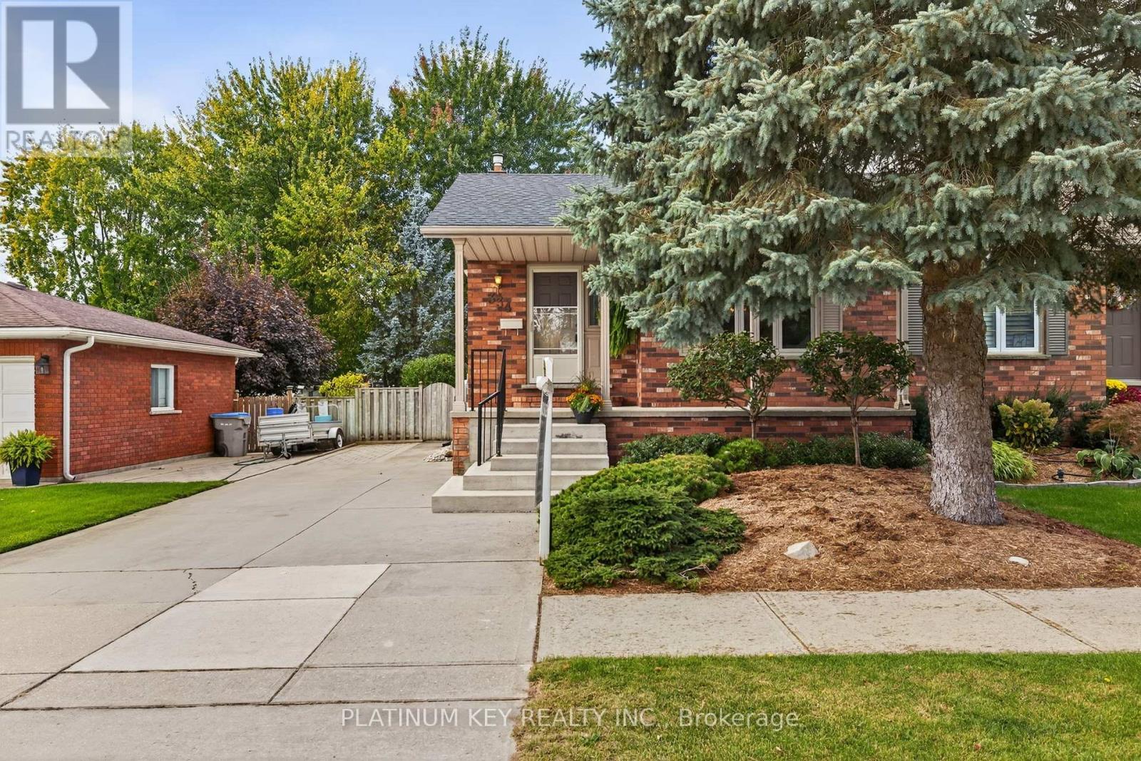 334 MCKELLAR STREET, Strathroy-Caradoc, Ontario