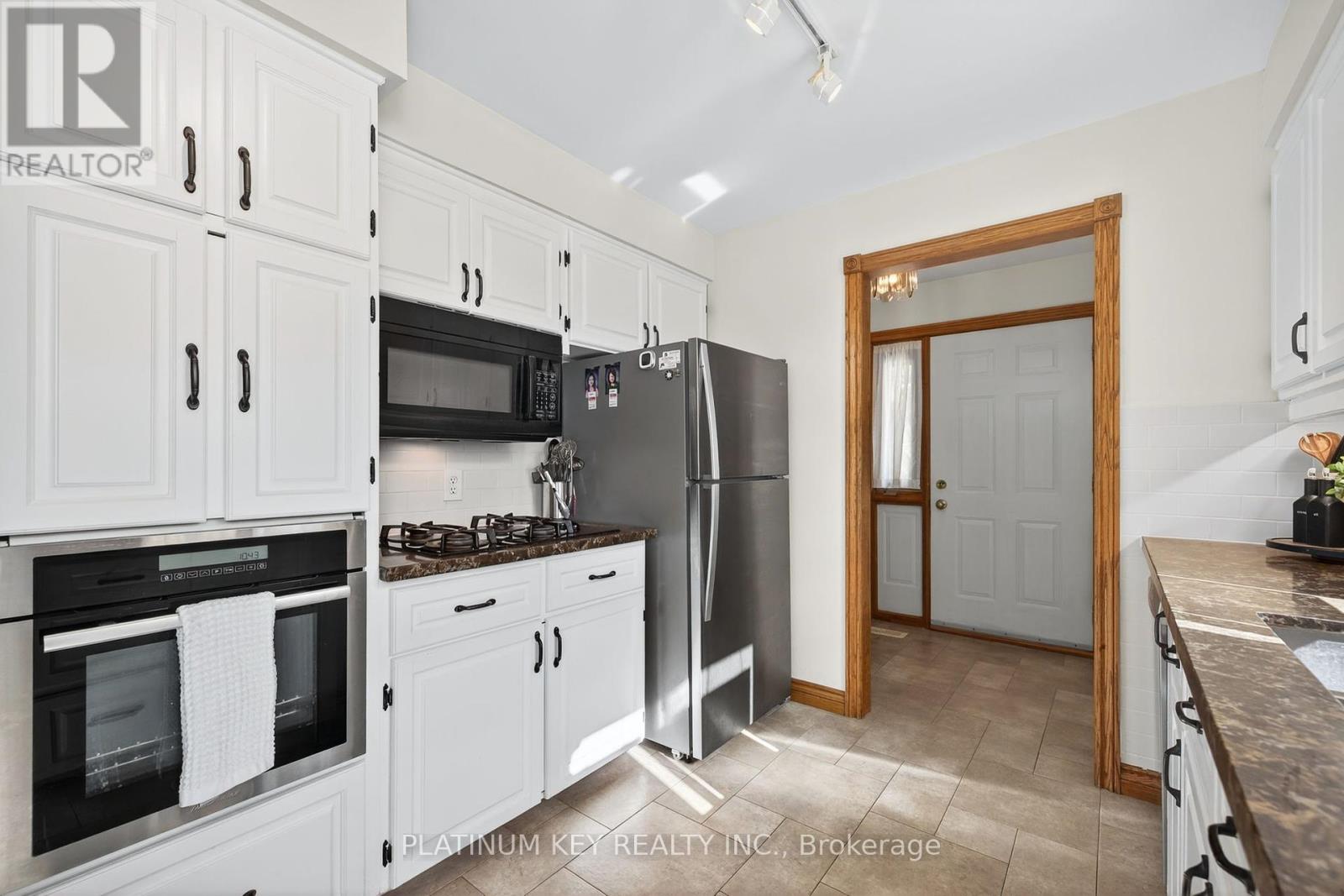 334 Mckellar Street, Strathroy-Caradoc (Sw), Ontario  N7G 2Y5 - Photo 16 - X12459603