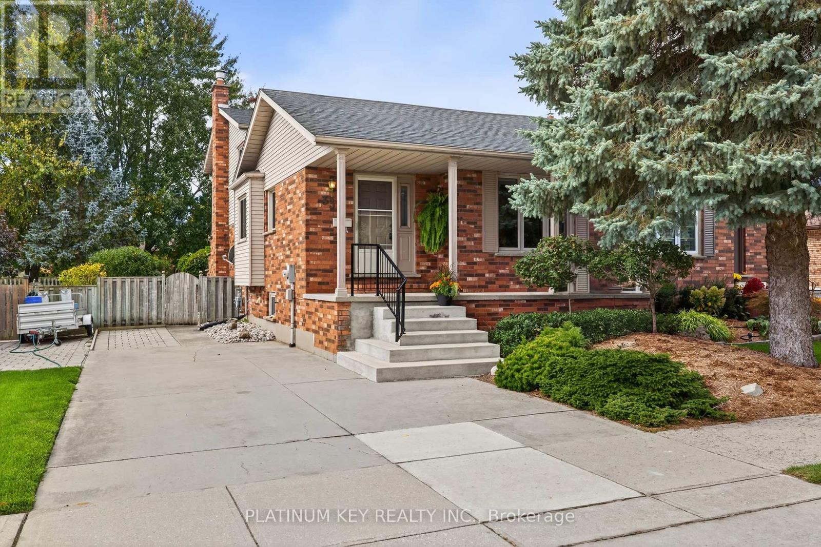 334 Mckellar Street, Strathroy-Caradoc (Sw), Ontario  N7G 2Y5 - Photo 2 - X12459603