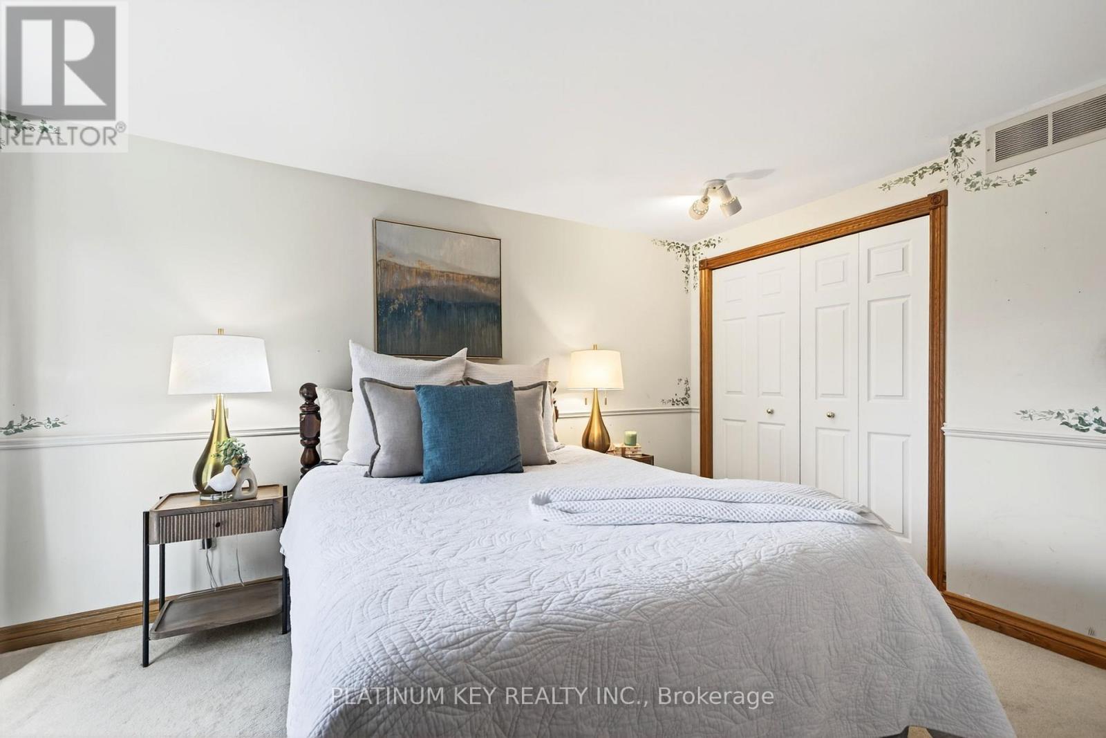 334 Mckellar Street, Strathroy-Caradoc (Sw), Ontario  N7G 2Y5 - Photo 24 - X12459603