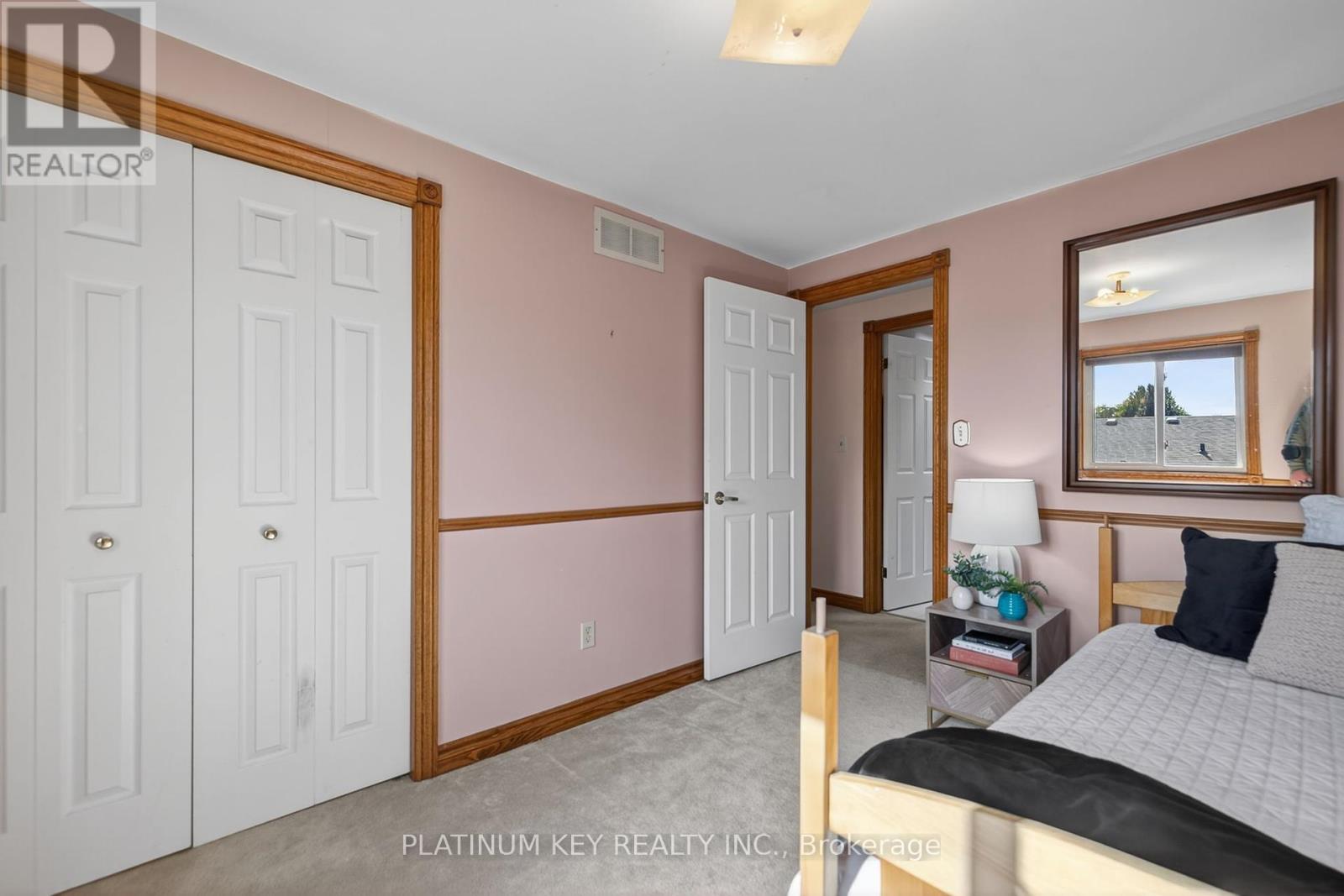 334 Mckellar Street, Strathroy-Caradoc (Sw), Ontario  N7G 2Y5 - Photo 29 - X12459603
