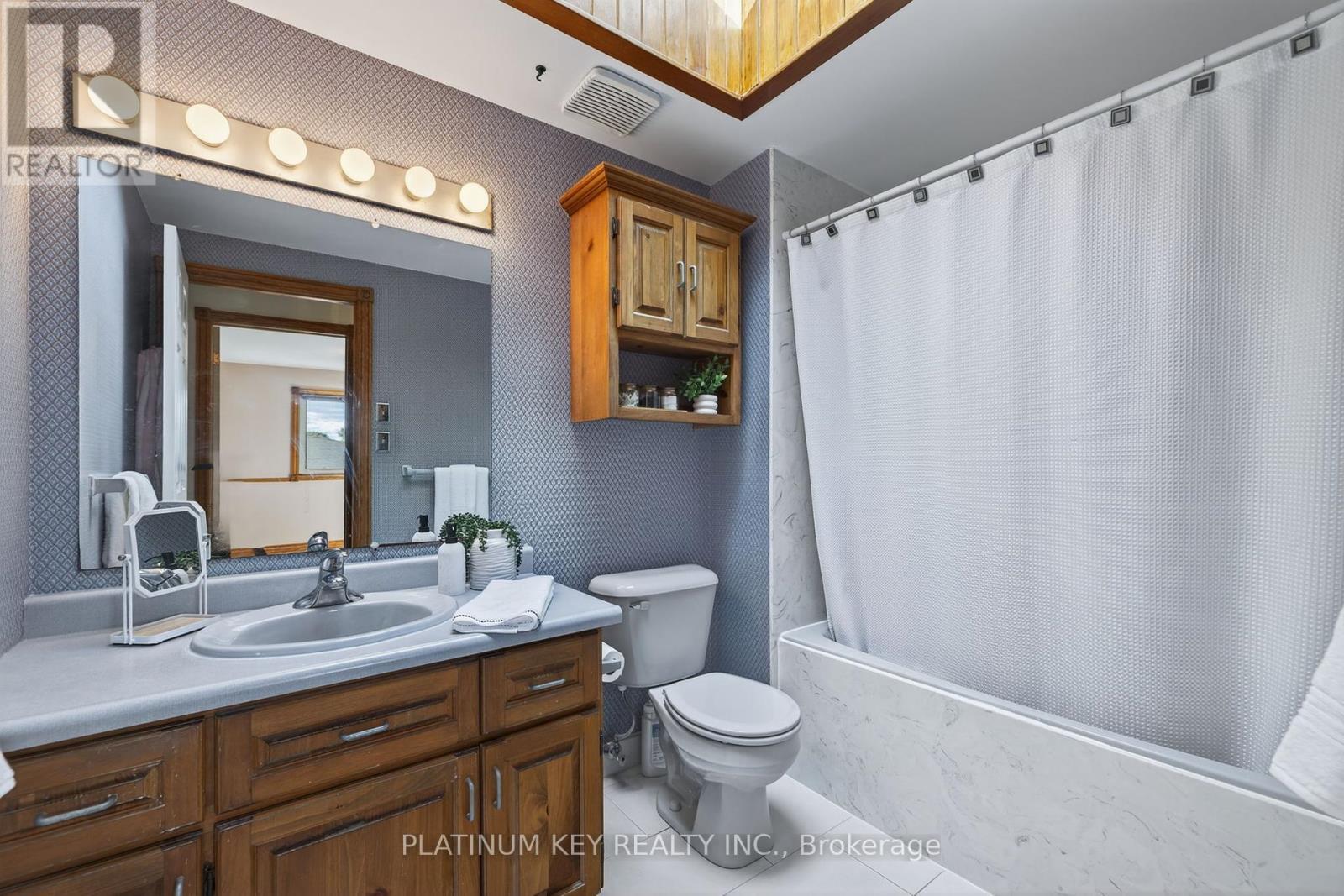 334 Mckellar Street, Strathroy-Caradoc (Sw), Ontario  N7G 2Y5 - Photo 30 - X12459603