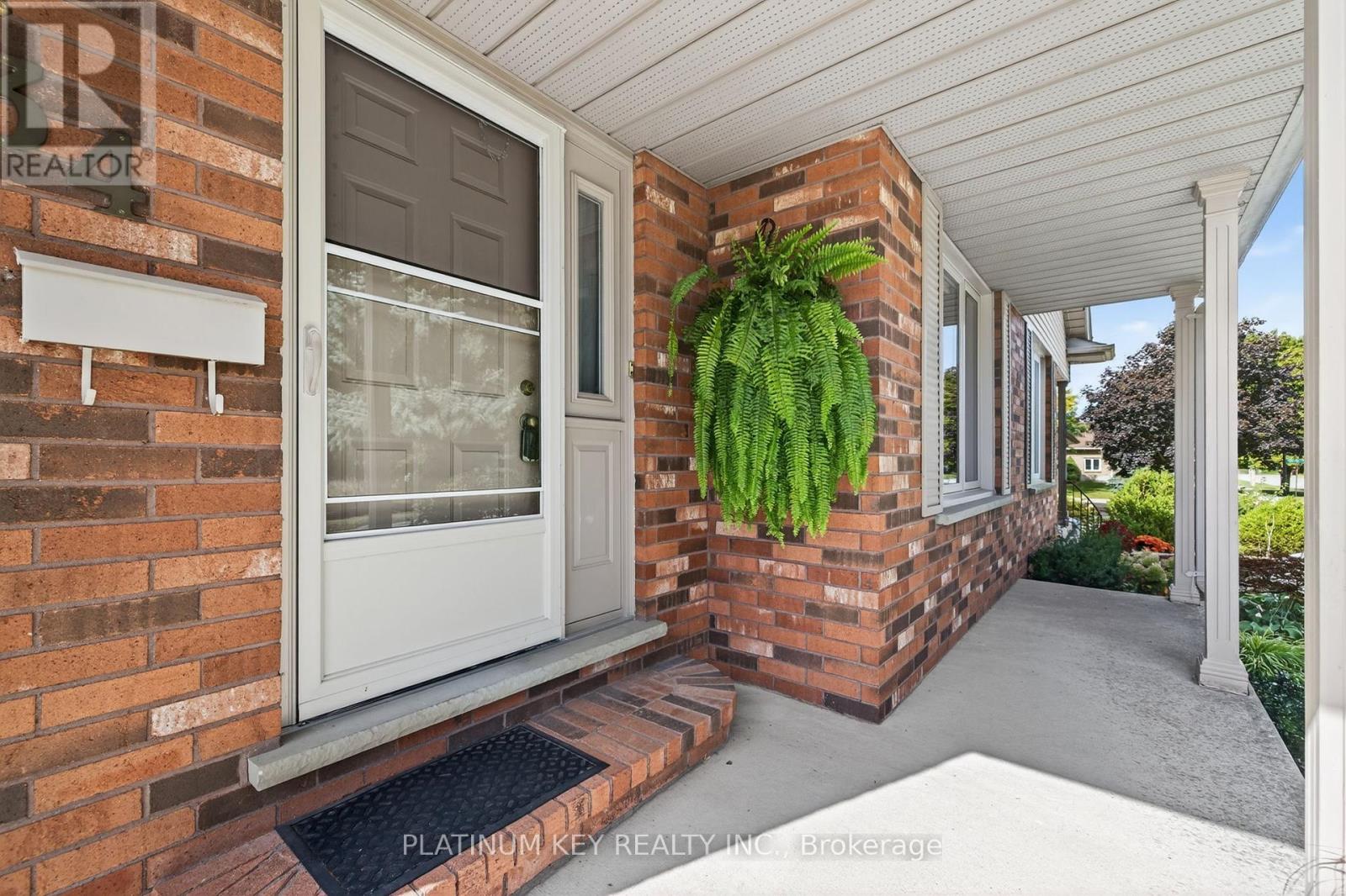 334 Mckellar Street, Strathroy-Caradoc (Sw), Ontario  N7G 2Y5 - Photo 5 - X12459603