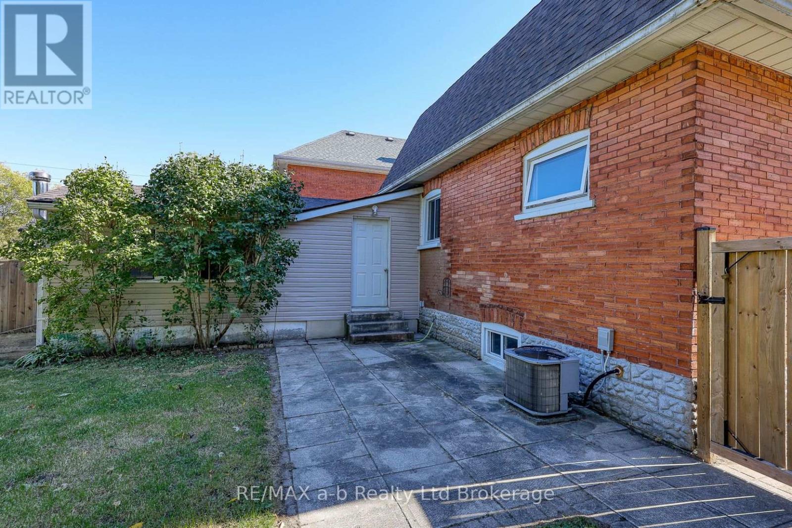 56 London Street W, Tillsonburg, Ontario  N4G 2L5 - Photo 10 - X12459601
