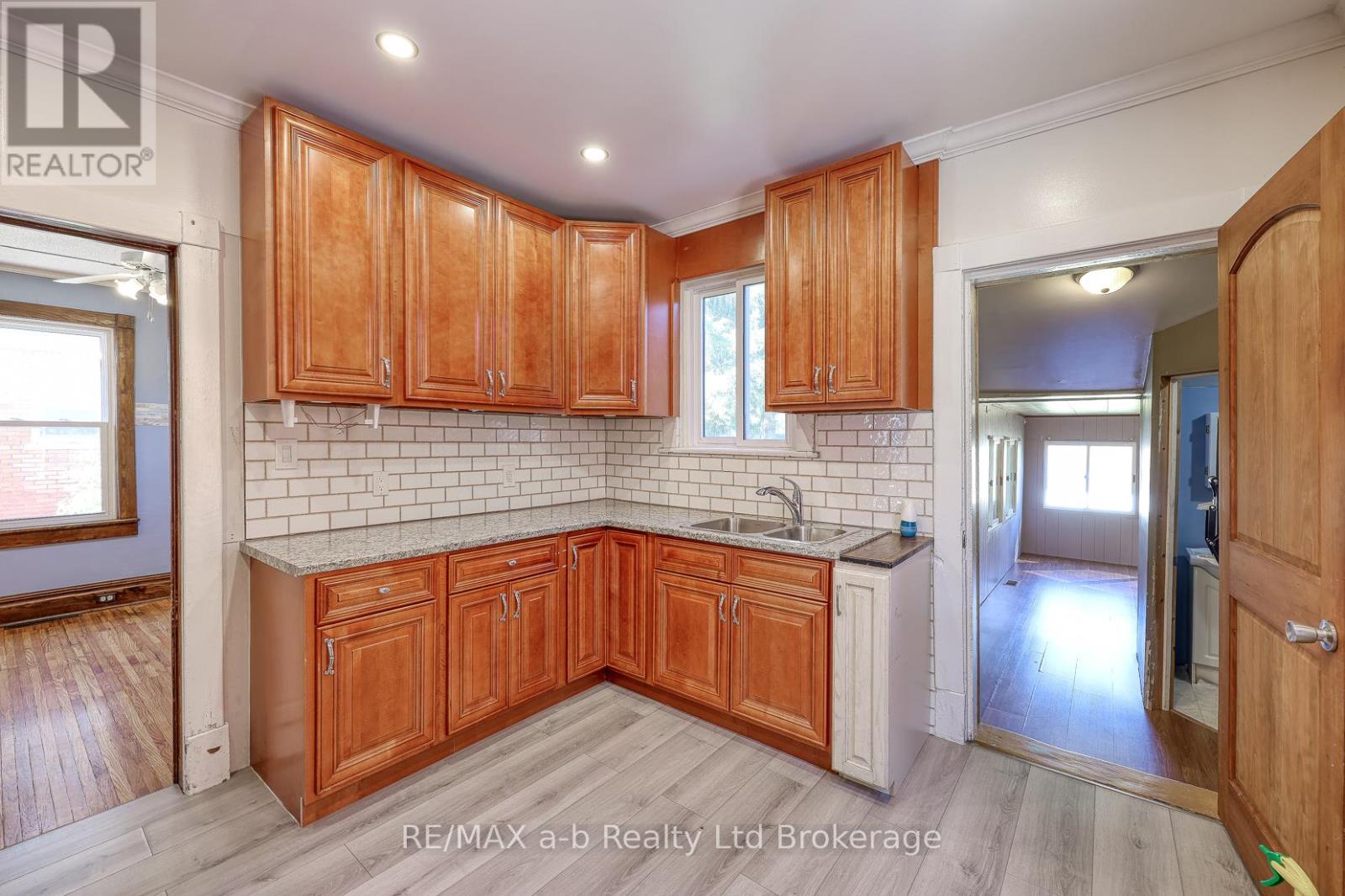 56 London Street W, Tillsonburg, Ontario  N4G 2L5 - Photo 22 - X12459601