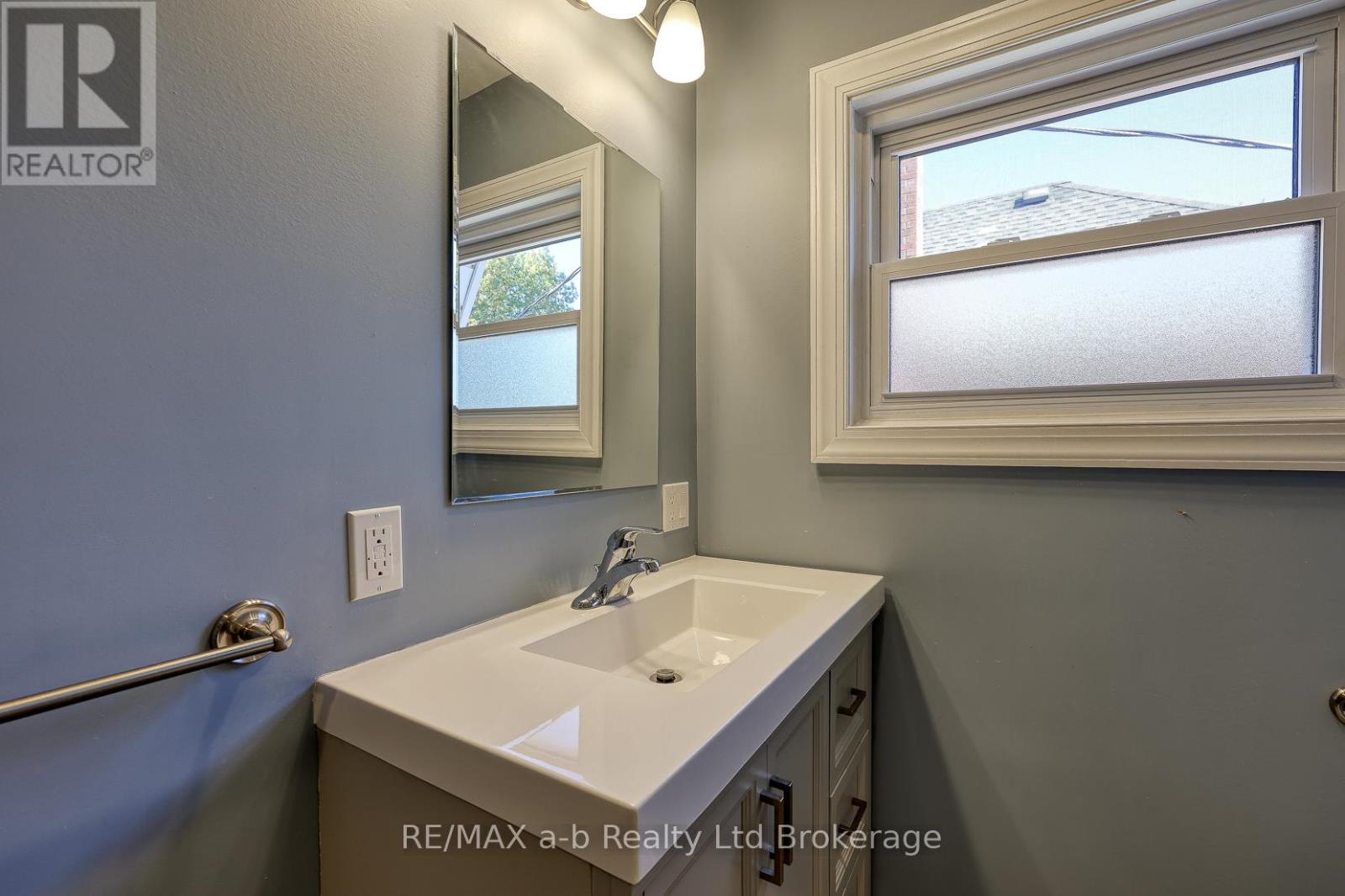 56 London Street W, Tillsonburg, Ontario  N4G 2L5 - Photo 35 - X12459601