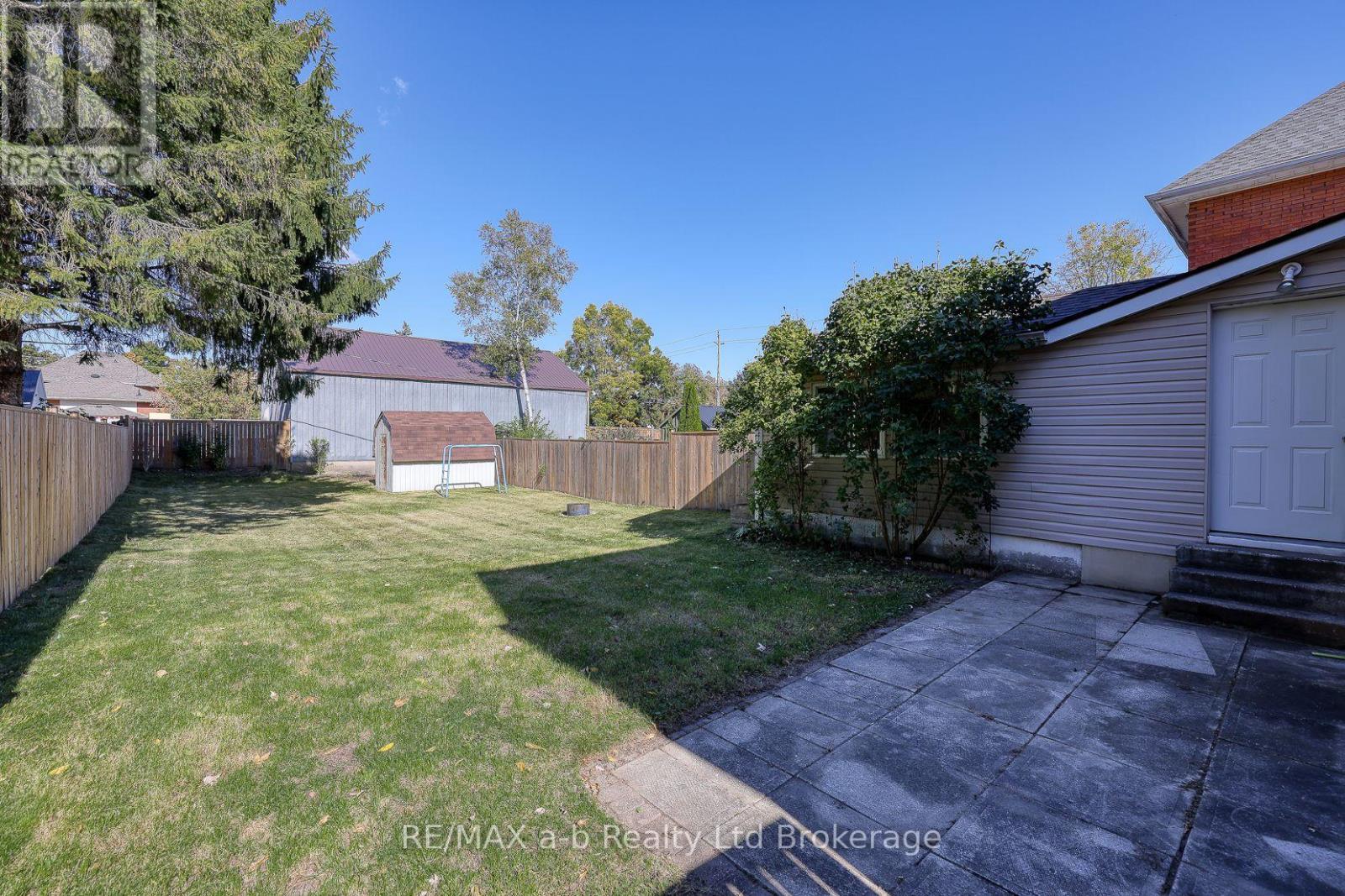 56 London Street W, Tillsonburg, Ontario  N4G 2L5 - Photo 5 - X12459601