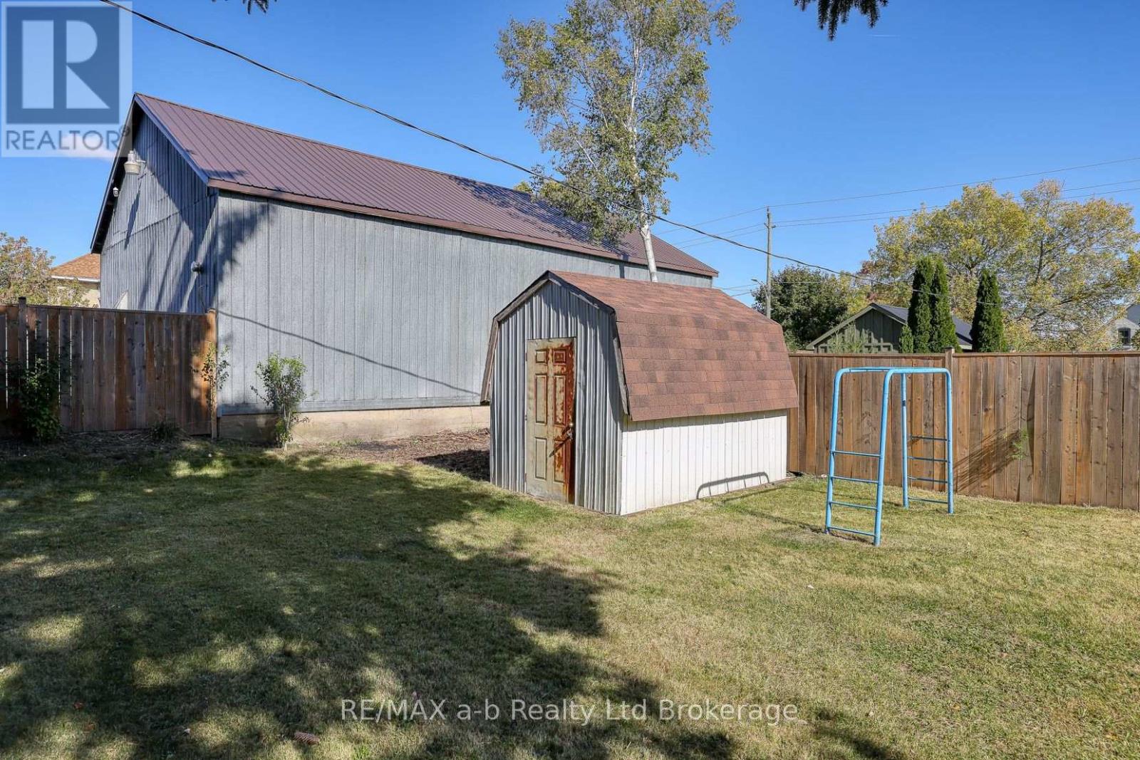 56 London Street W, Tillsonburg, Ontario  N4G 2L5 - Photo 7 - X12459601
