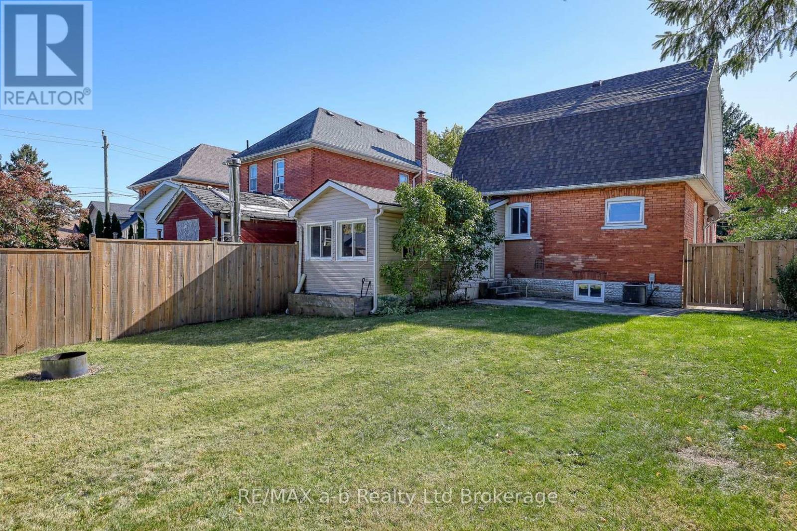 56 London Street W, Tillsonburg, Ontario  N4G 2L5 - Photo 8 - X12459601