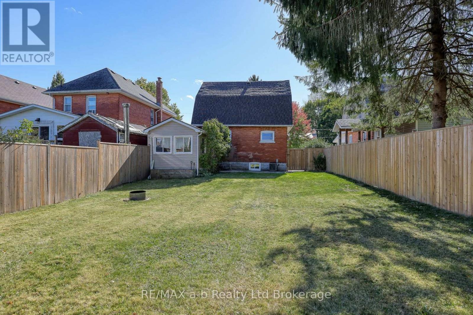 56 London Street W, Tillsonburg, Ontario  N4G 2L5 - Photo 9 - X12459601