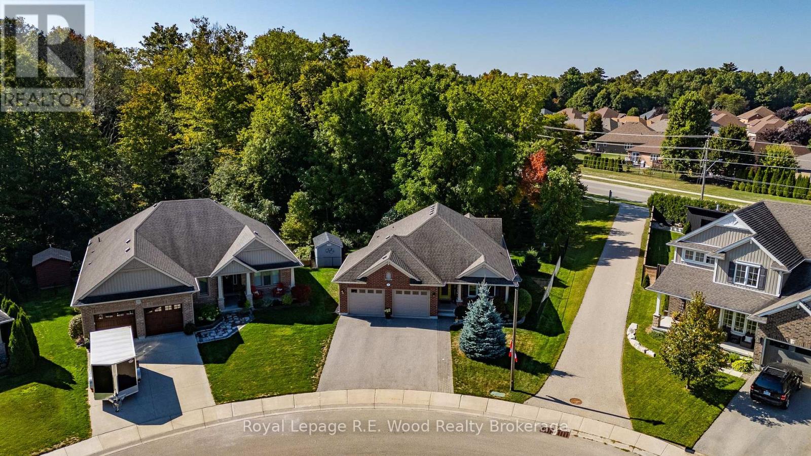 44 Colin Avenue, Tillsonburg, Ontario  N4G 0E5 - Photo 1 - X12459602