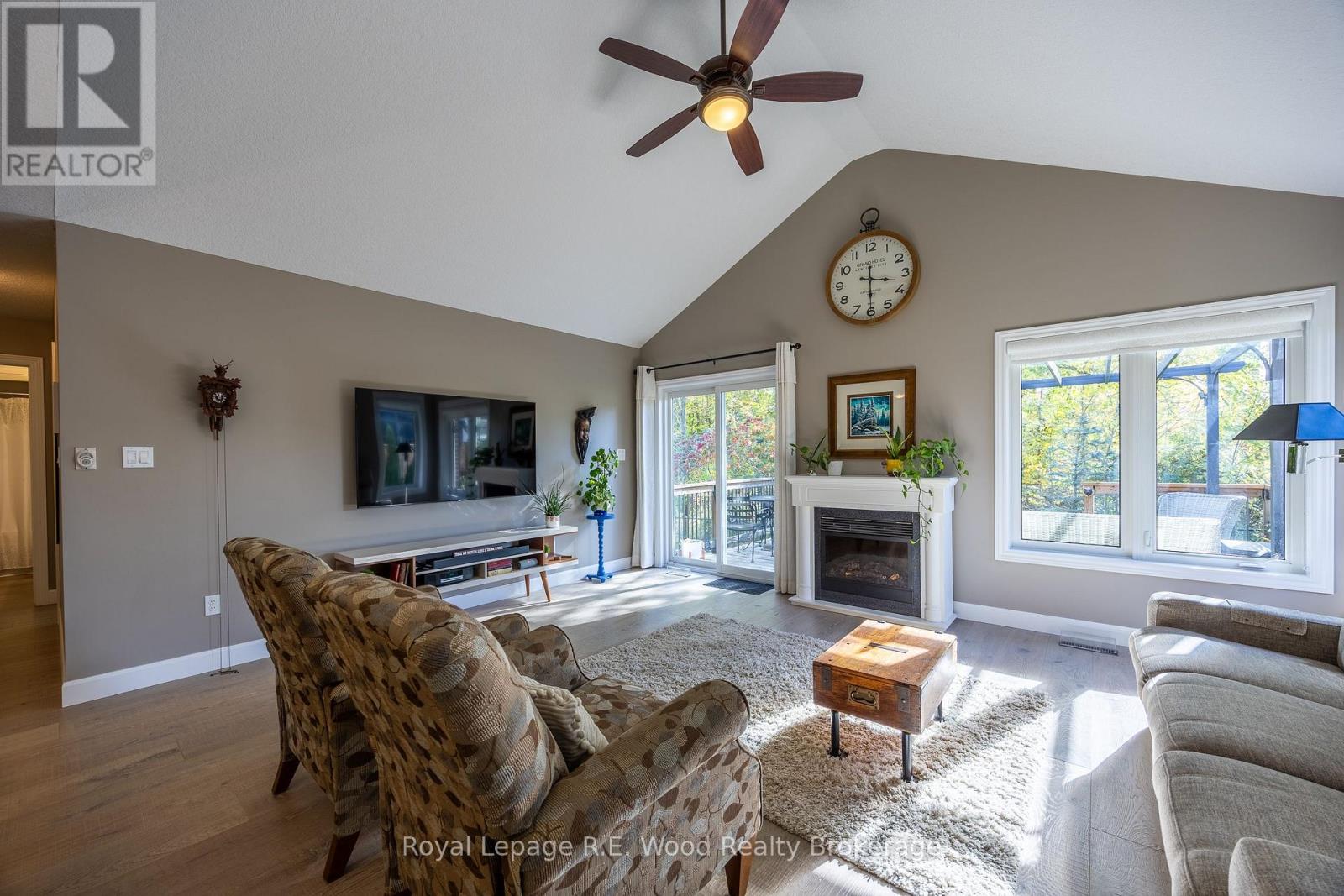 44 Colin Avenue, Tillsonburg, Ontario  N4G 0E5 - Photo 11 - X12459602