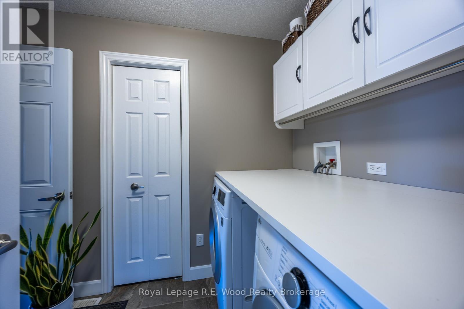 44 Colin Avenue, Tillsonburg, Ontario  N4G 0E5 - Photo 13 - X12459602