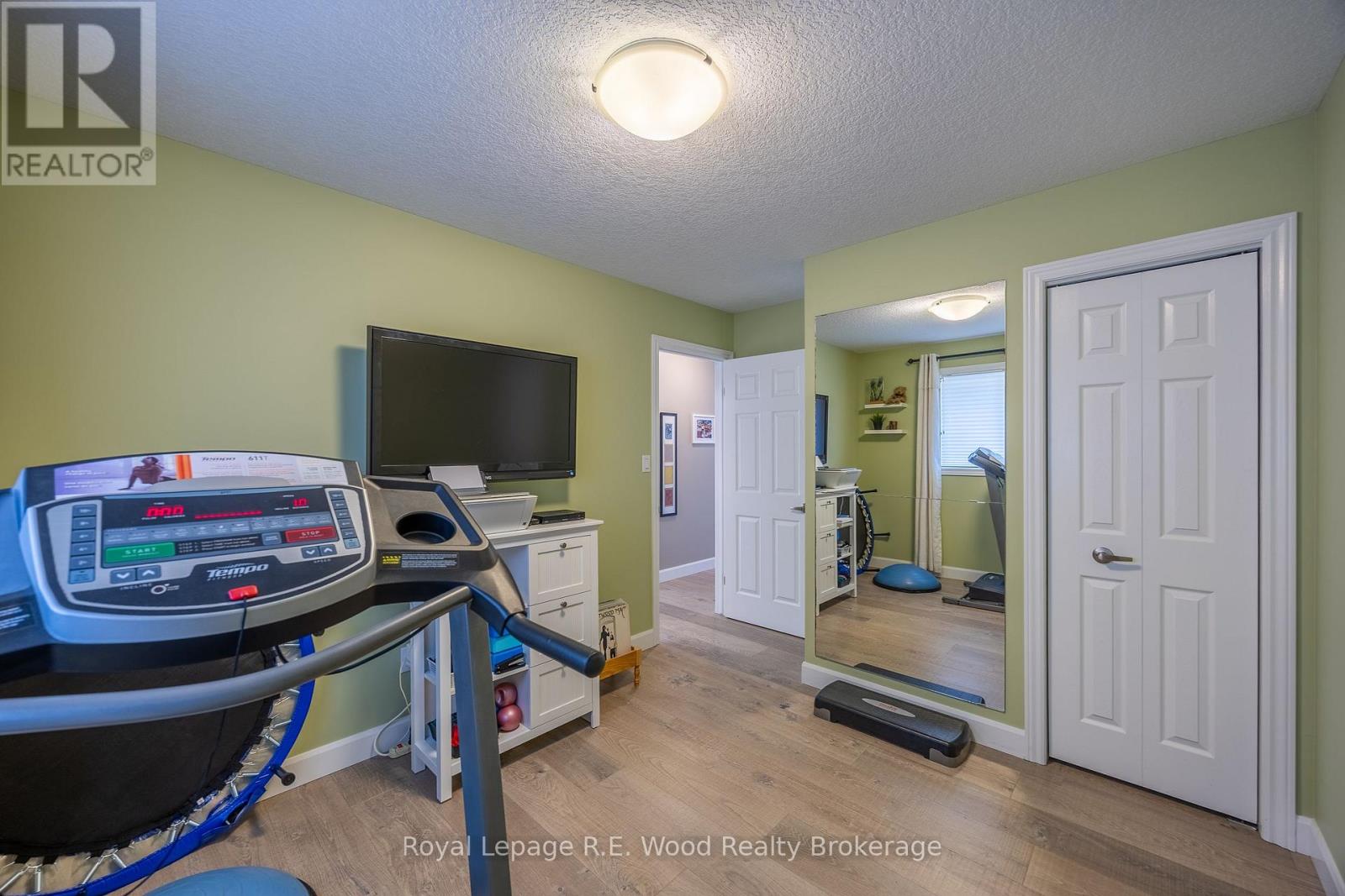 44 Colin Avenue, Tillsonburg, Ontario  N4G 0E5 - Photo 17 - X12459602