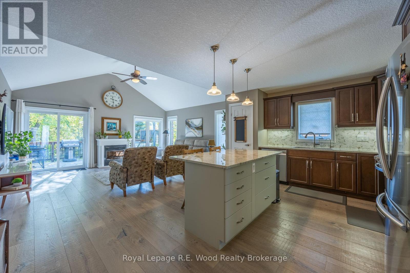44 Colin Avenue, Tillsonburg, Ontario  N4G 0E5 - Photo 7 - X12459602