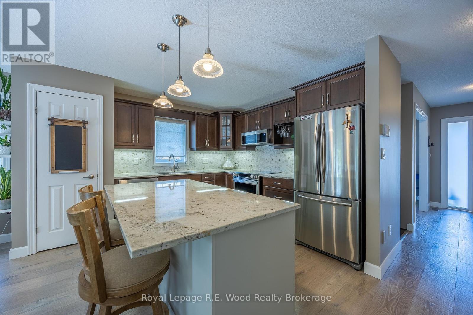 44 Colin Avenue, Tillsonburg, Ontario  N4G 0E5 - Photo 8 - X12459602