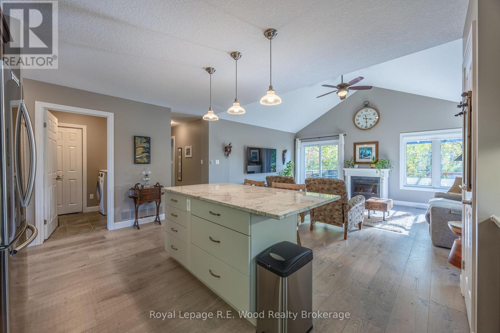 44 Colin Avenue, Tillsonburg, Ontario  N4G 0E5 - Photo 9 - X12459602