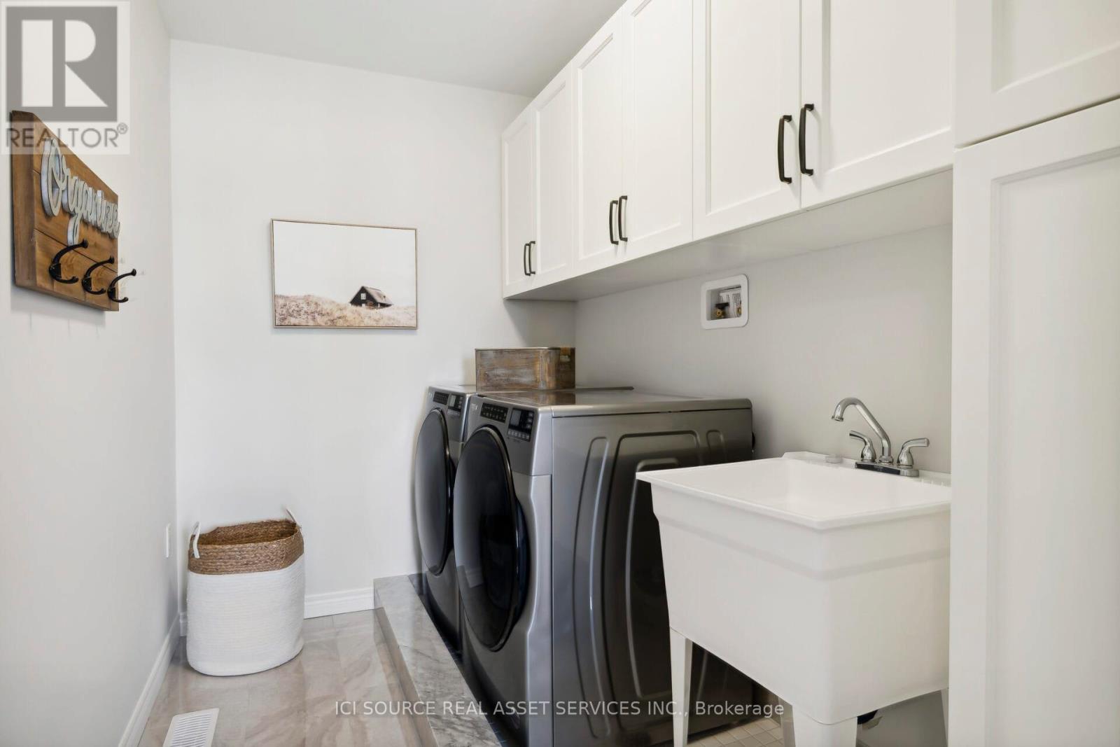 276 Tanglewood Drive, Hamilton, Ontario  L0R 1C0 - Photo 10 - X12459568