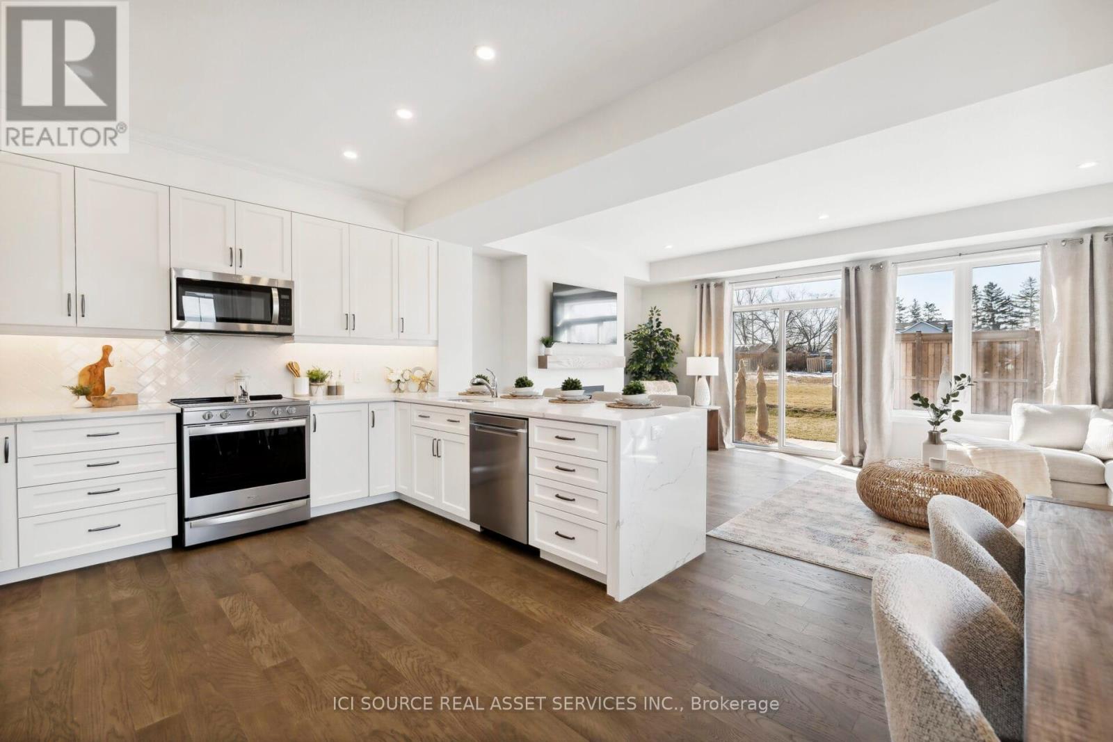 276 Tanglewood Drive, Hamilton, Ontario  L0R 1C0 - Photo 4 - X12459568