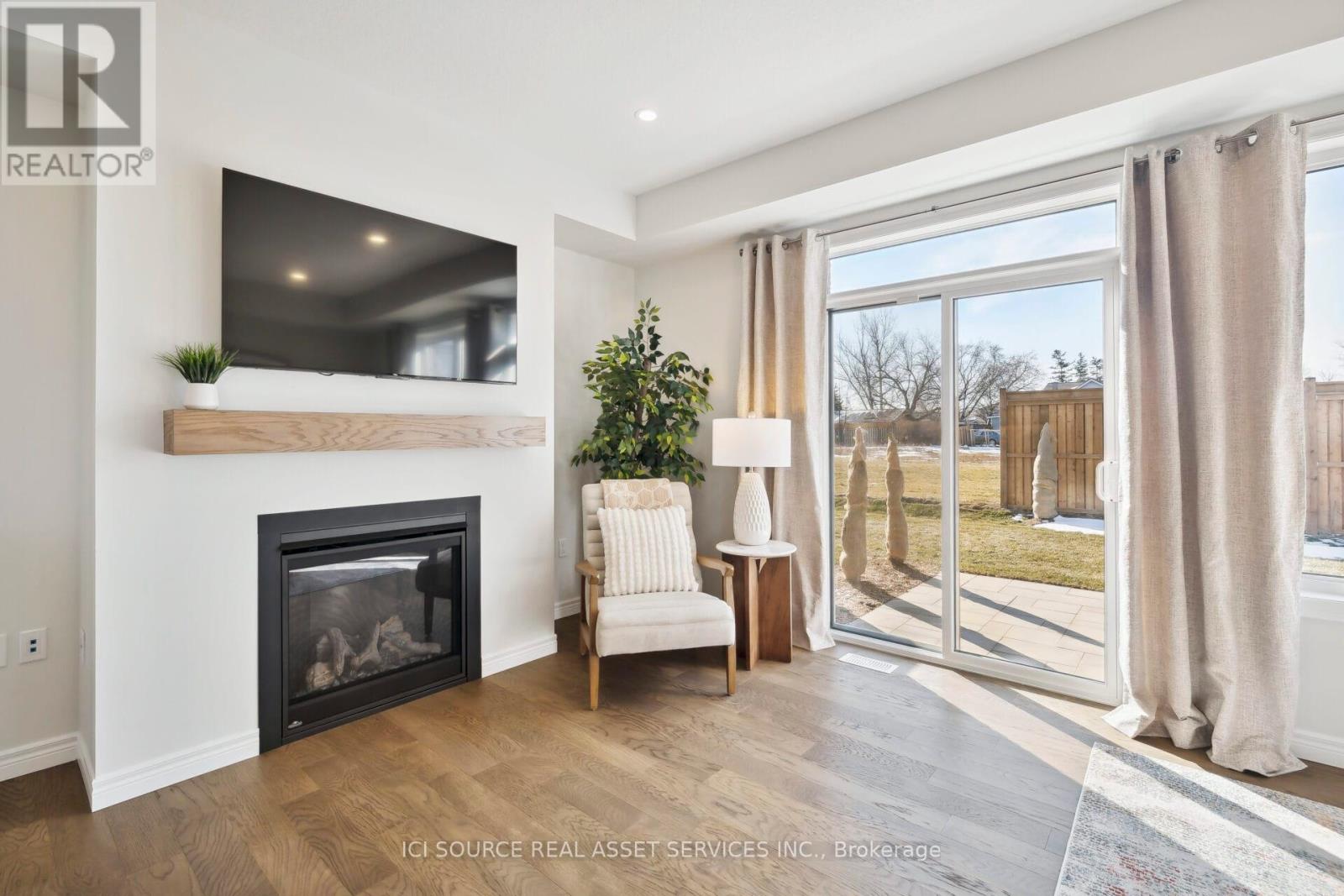 276 Tanglewood Drive, Hamilton, Ontario  L0R 1C0 - Photo 6 - X12459568