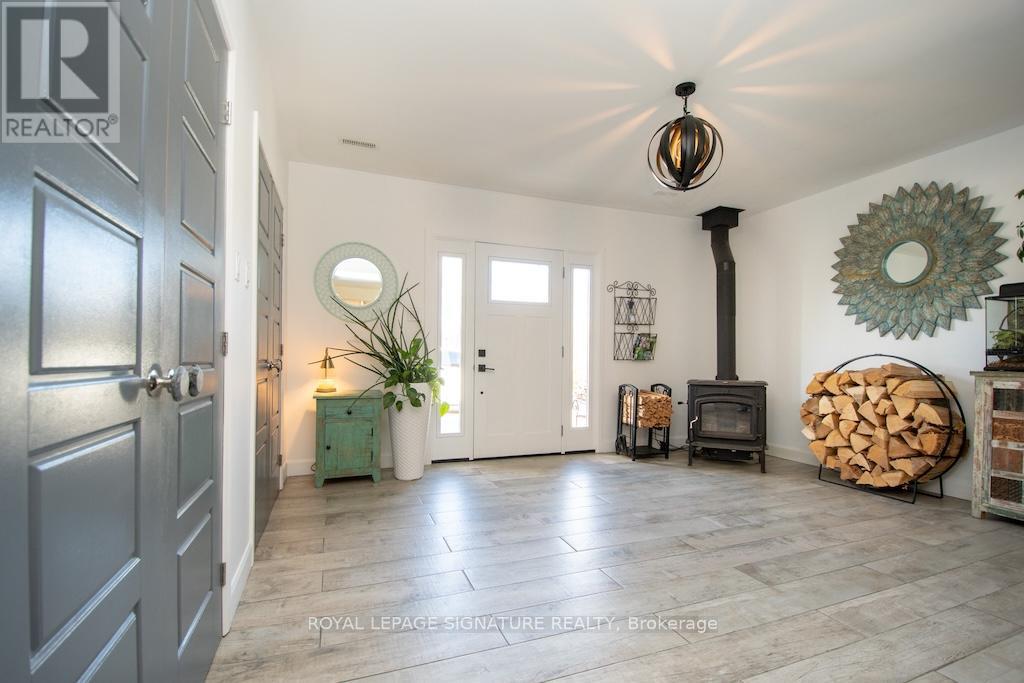 10 Reid's Road, Kawartha Lakes, Ontario  K0M 1L0 - Photo 10 - X12459572