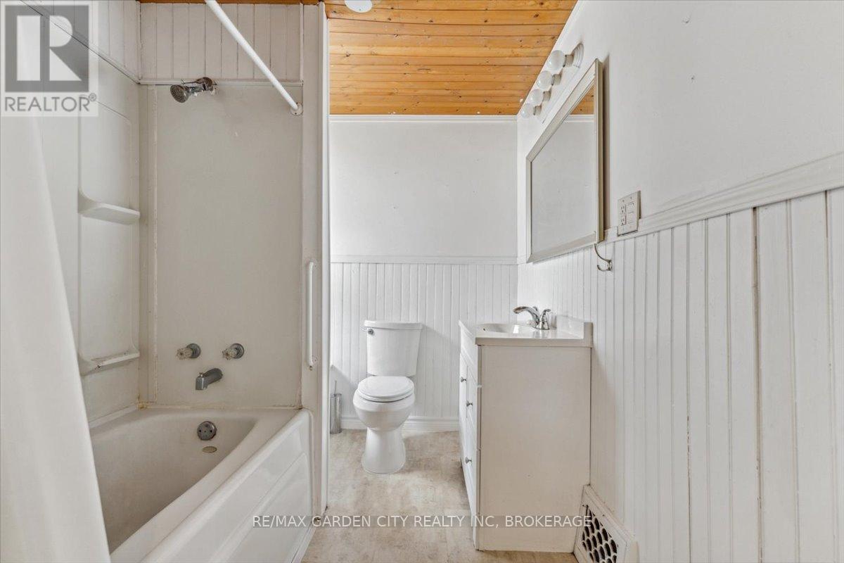 4372 Seneca Street, Niagara Falls, Ontario  L2E 1G6 - Photo 22 - X12459586