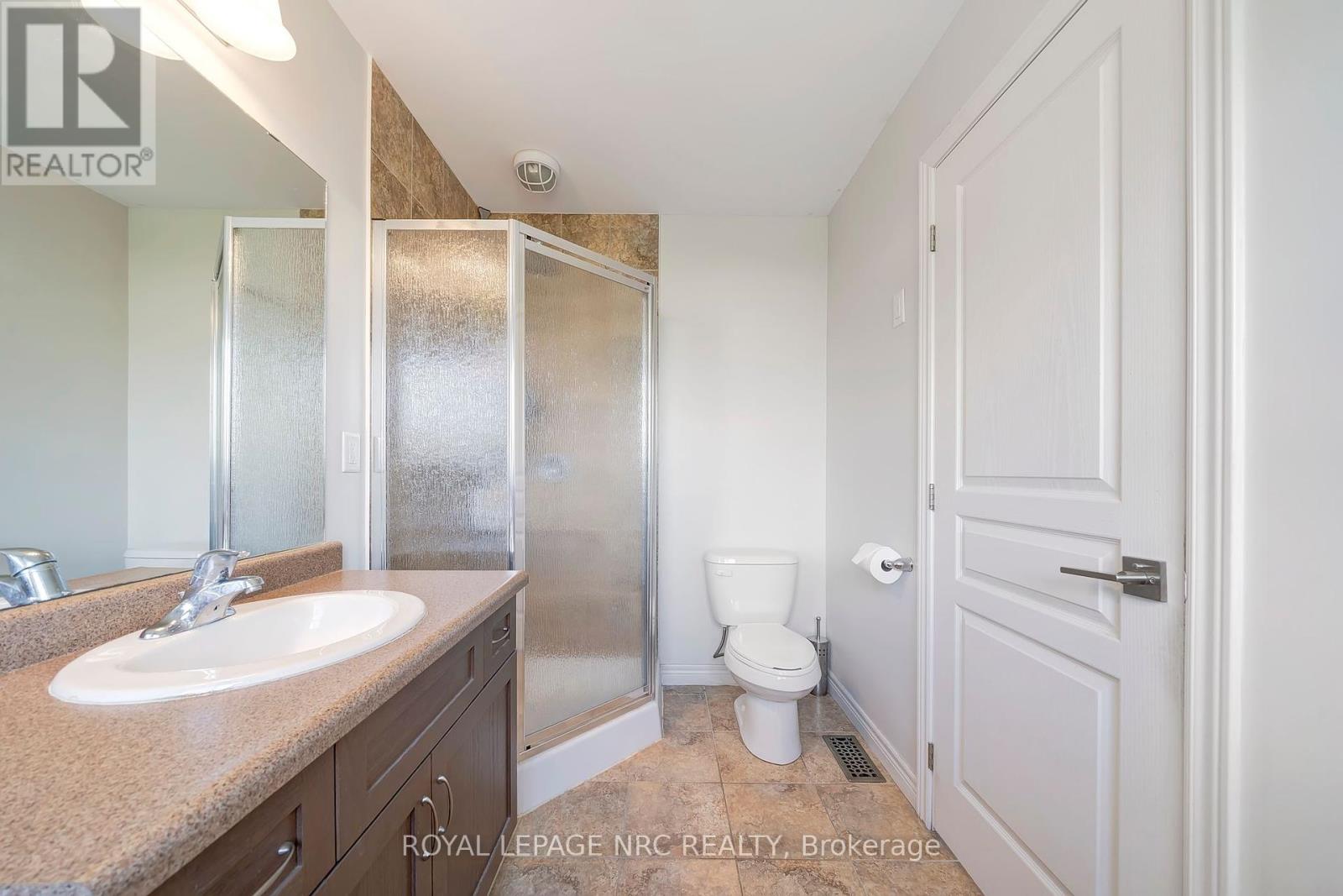 4471 Garden Gate Terrace, Lincoln, Ontario  L3J 1M1 - Photo 28 - X12459619