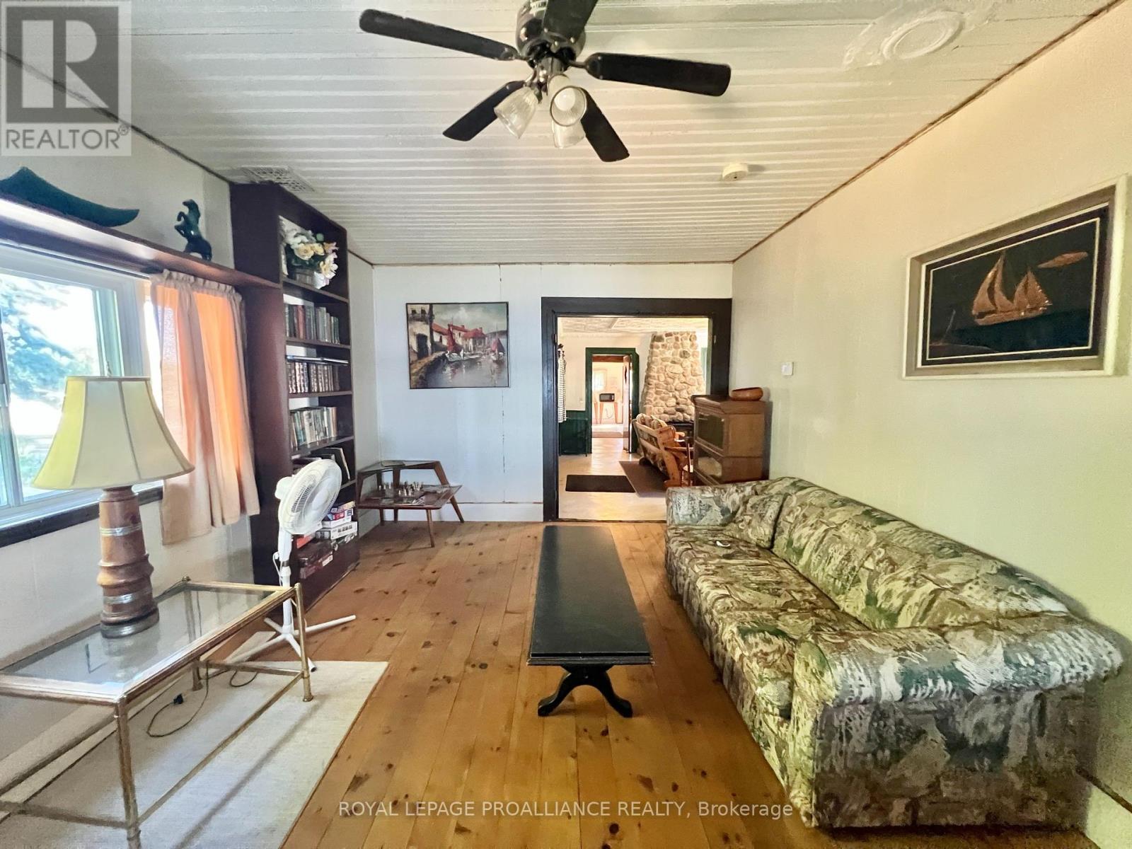 34 Owen Lane, Prince Edward County, Ontario  K0K 1W0 - Photo 30 - X12424610