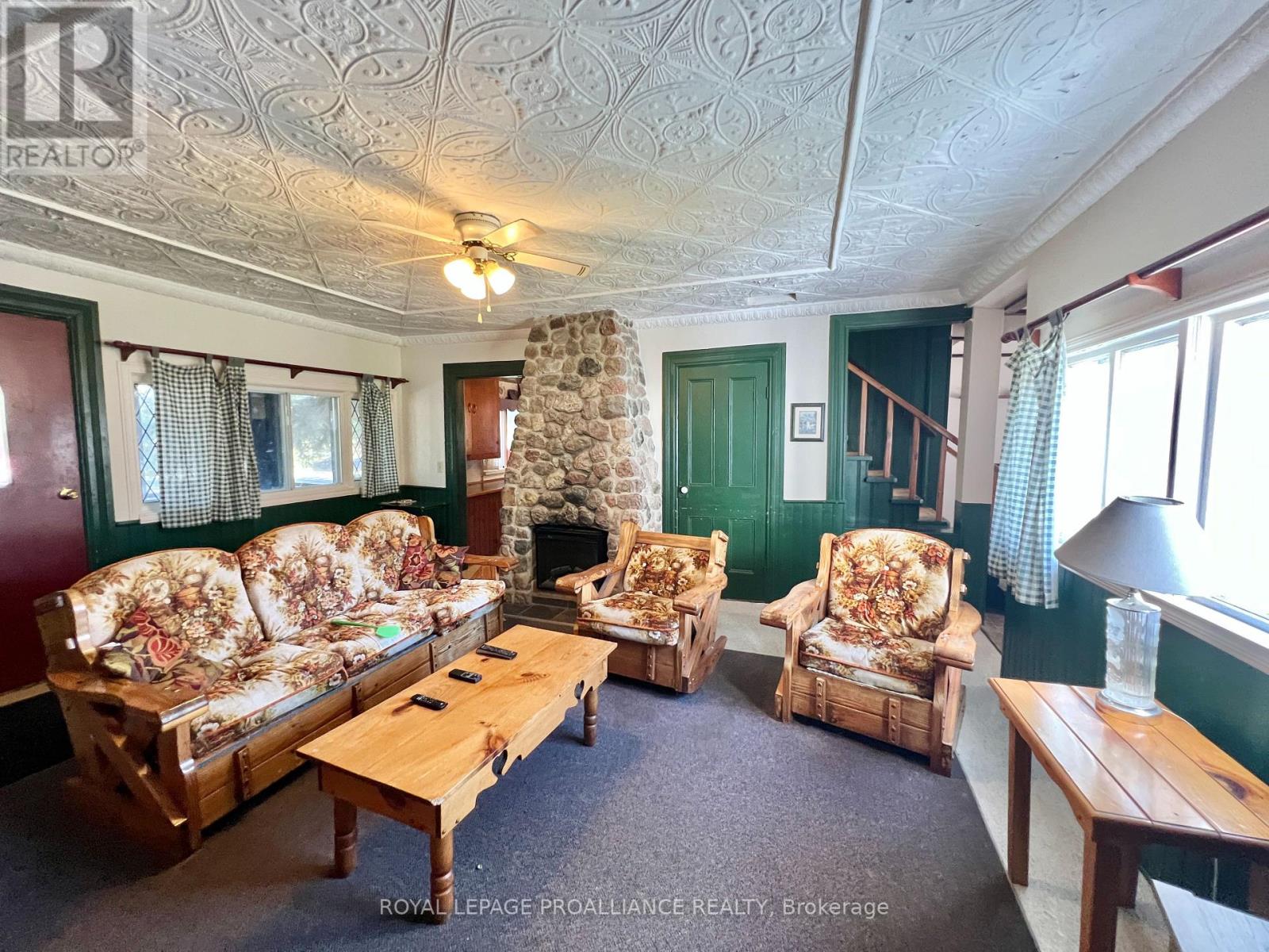34 Owen Lane, Prince Edward County, Ontario  K0K 1W0 - Photo 24 - X12424610