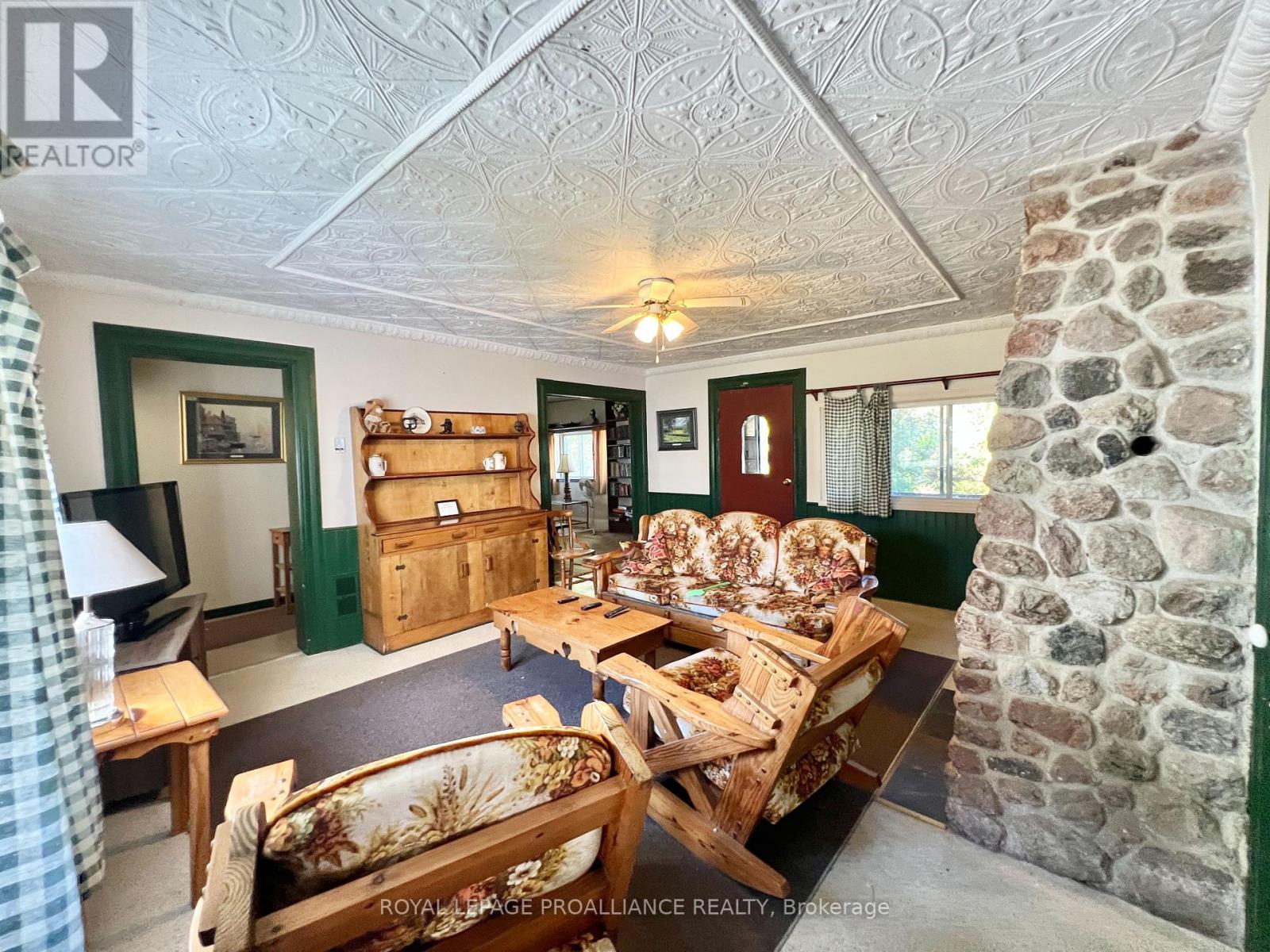 34 Owen Lane, Prince Edward County, Ontario  K0K 1W0 - Photo 23 - X12424610