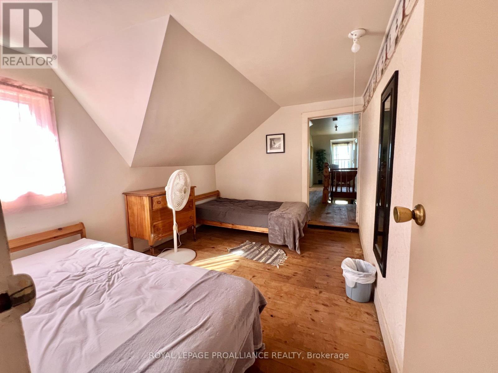 34 Owen Lane, Prince Edward County, Ontario  K0K 1W0 - Photo 32 - X12424610