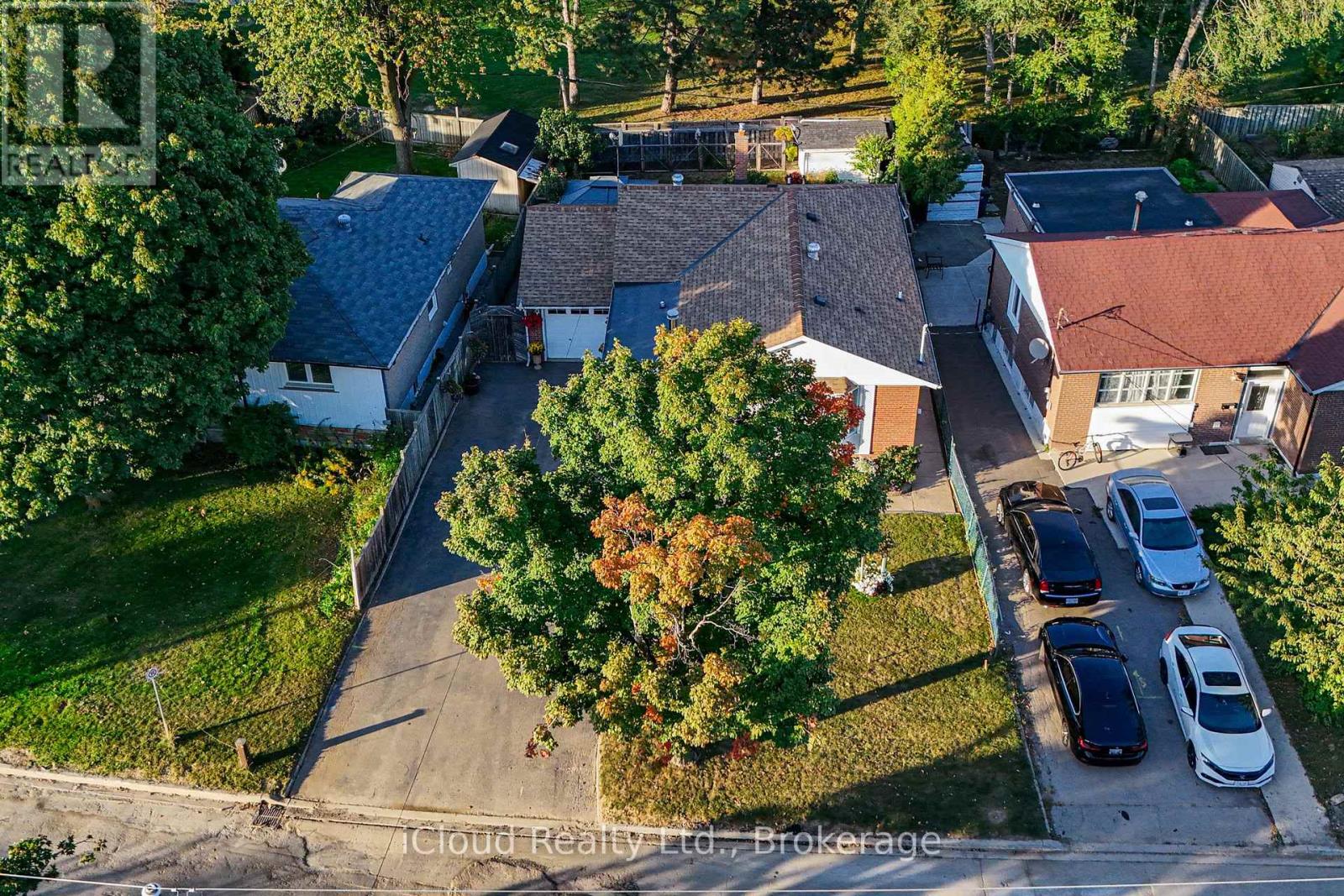 52 Kimbark Drive, Brampton, Ontario  L6X 2A4 - Photo 7 - W12417571