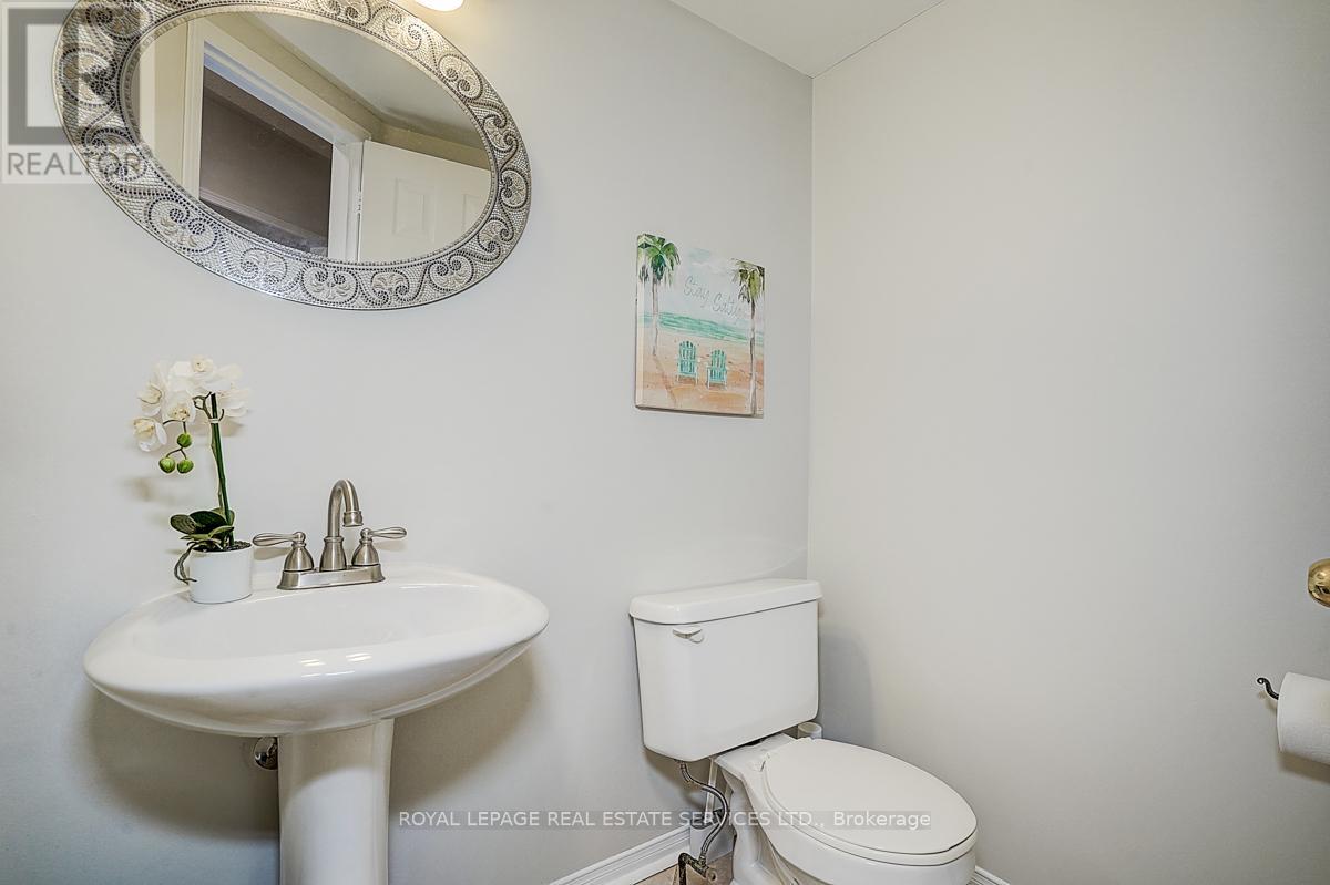 2066 Deer Park Road, Oakville, Ontario  L6M 3V8 - Photo 10 - W12459545