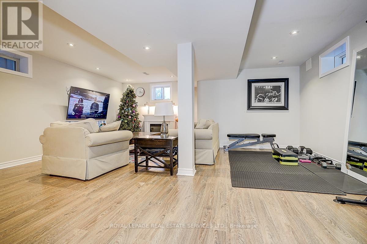 2066 Deer Park Road, Oakville, Ontario  L6M 3V8 - Photo 34 - W12459545