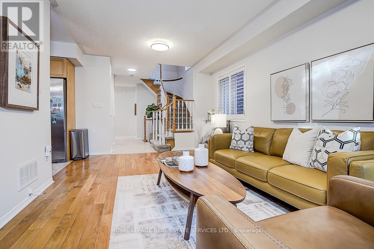 2066 Deer Park Road, Oakville, Ontario  L6M 3V8 - Photo 15 - W12459545