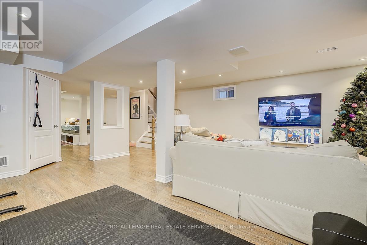 2066 Deer Park Road, Oakville, Ontario  L6M 3V8 - Photo 36 - W12459545