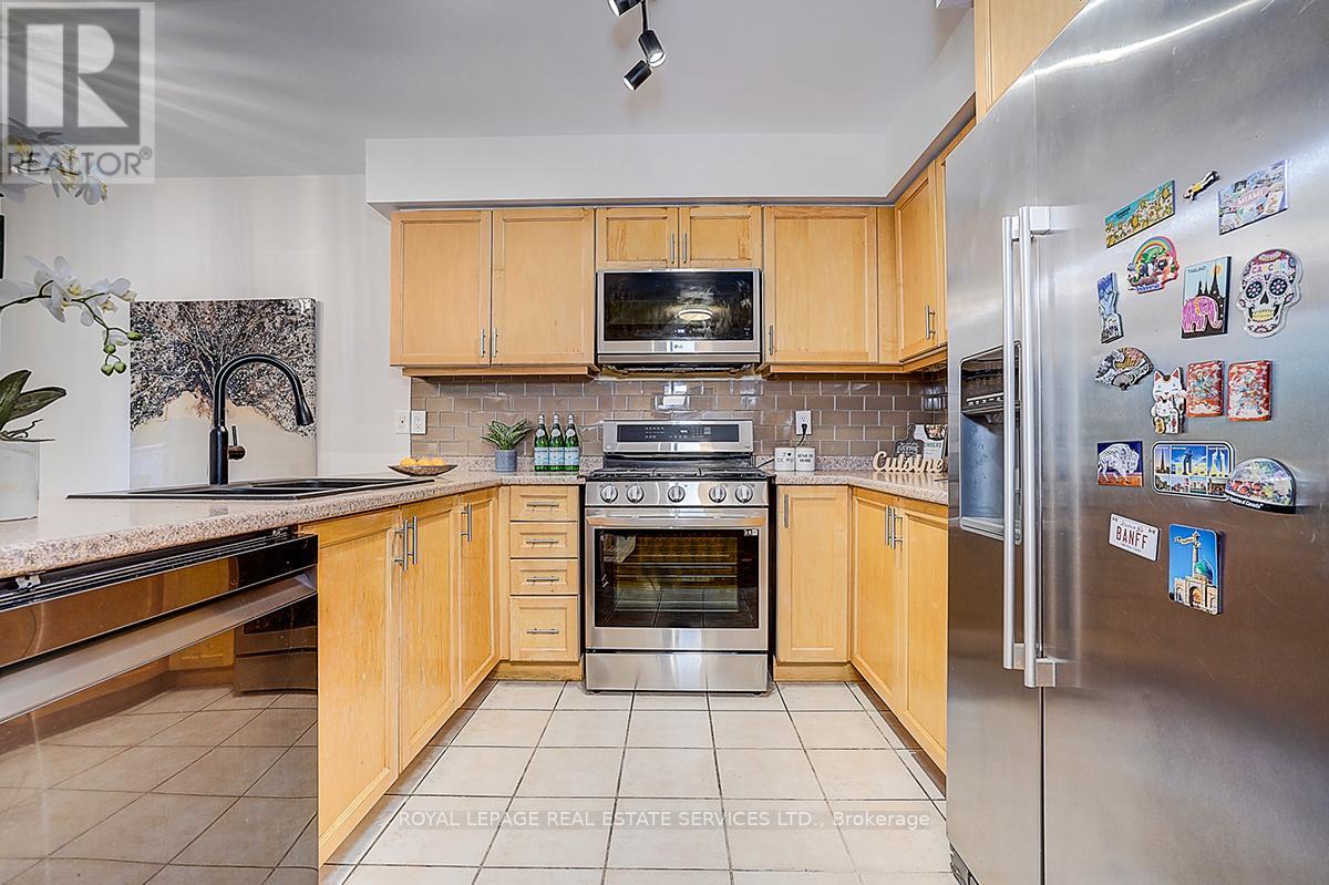 2066 Deer Park Road, Oakville, Ontario  L6M 3V8 - Photo 19 - W12459545
