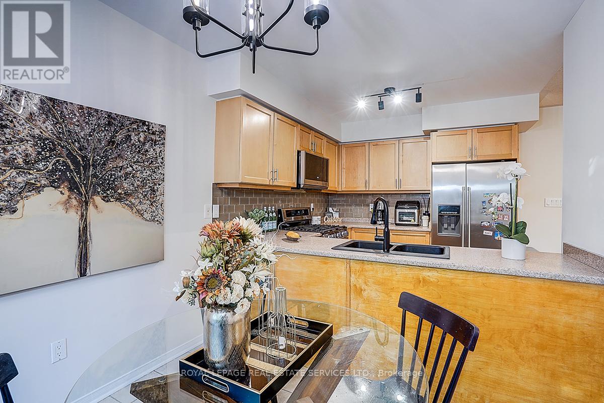 2066 Deer Park Road, Oakville, Ontario  L6M 3V8 - Photo 21 - W12459545